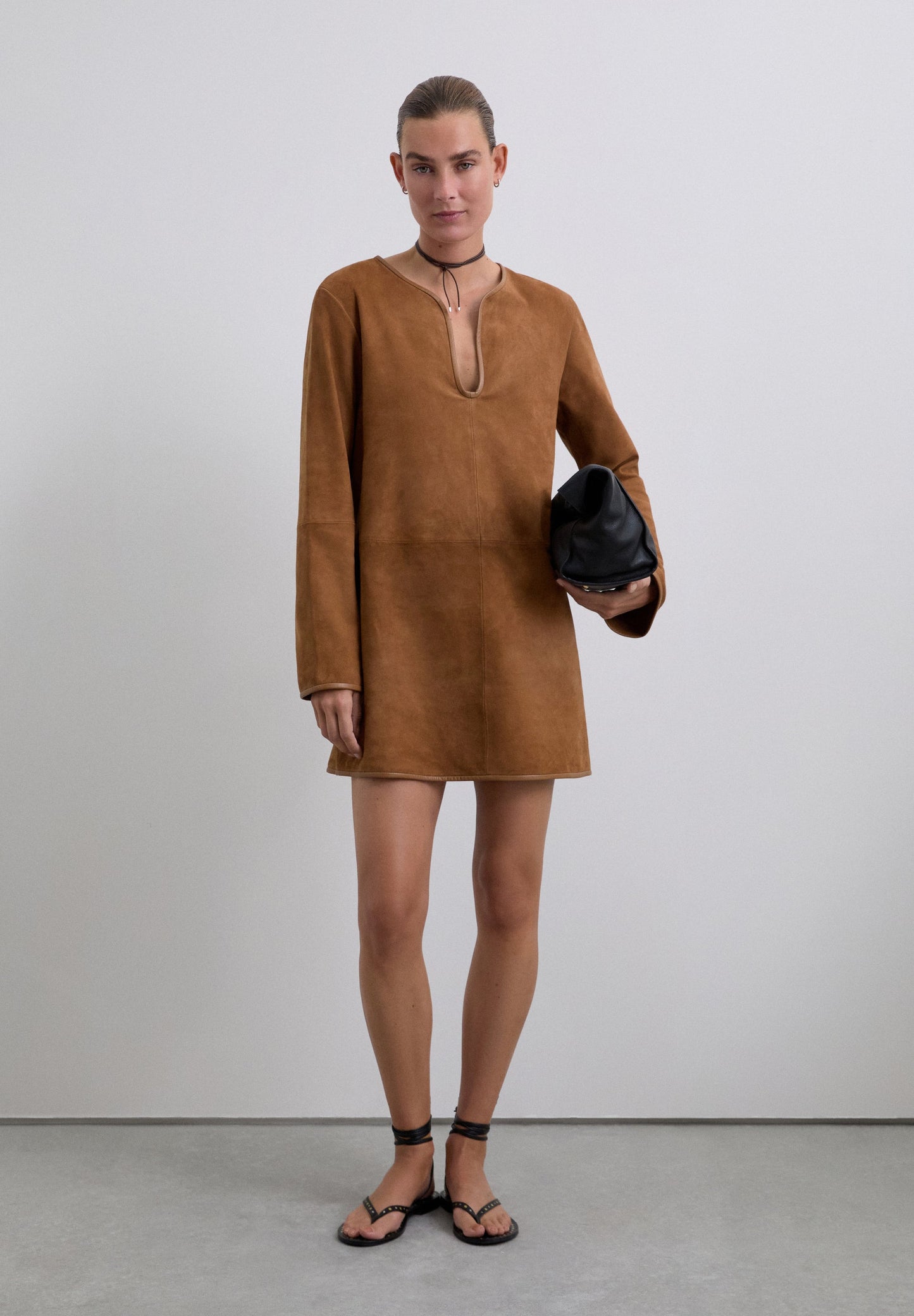 MINI ROBE EN CUIR SUÉDÉ