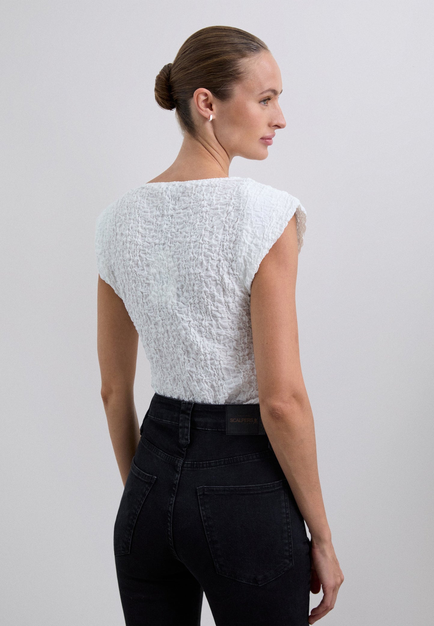 TEXTURED T-SHIRT