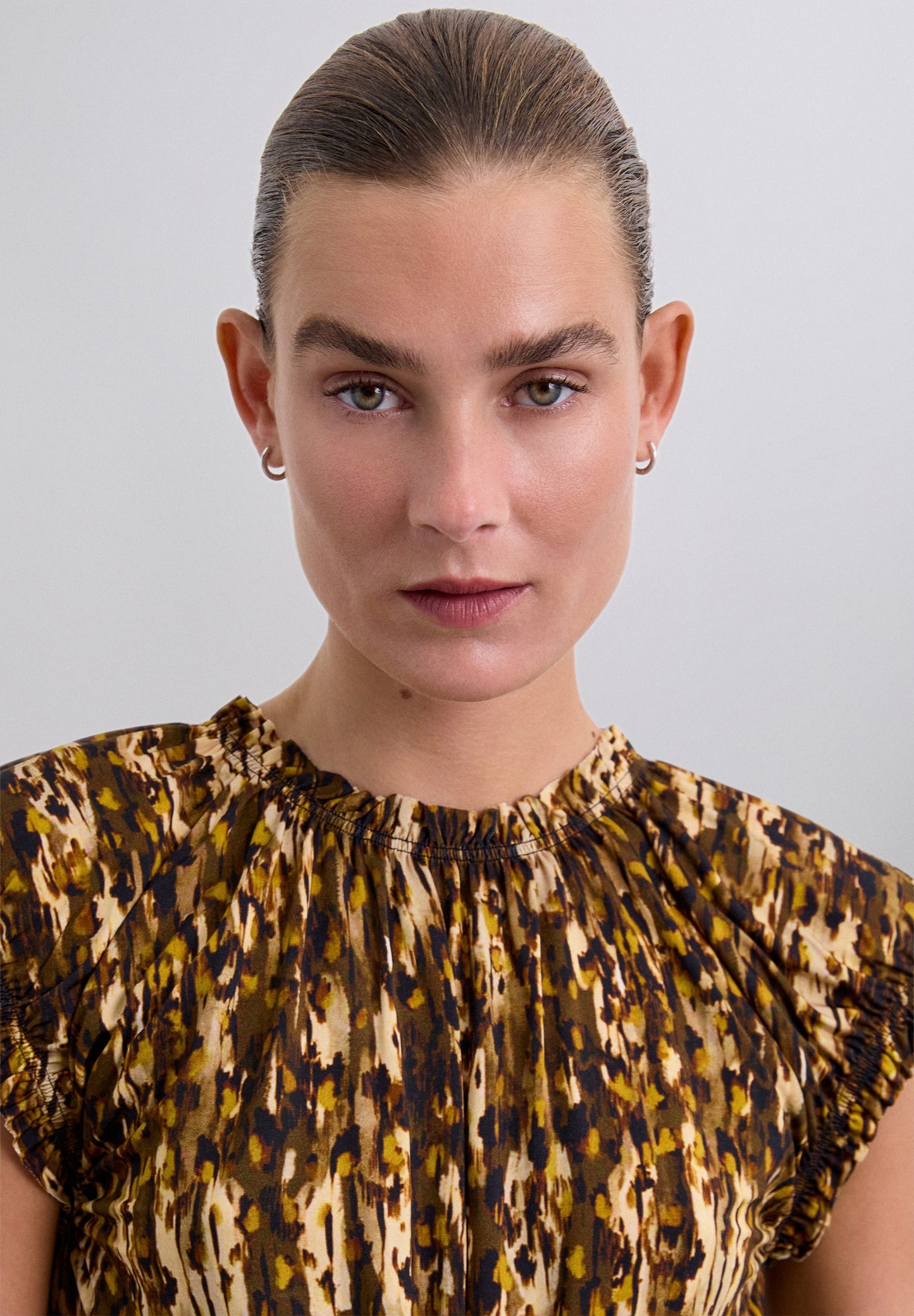 PRINTED BUCKLE TOP