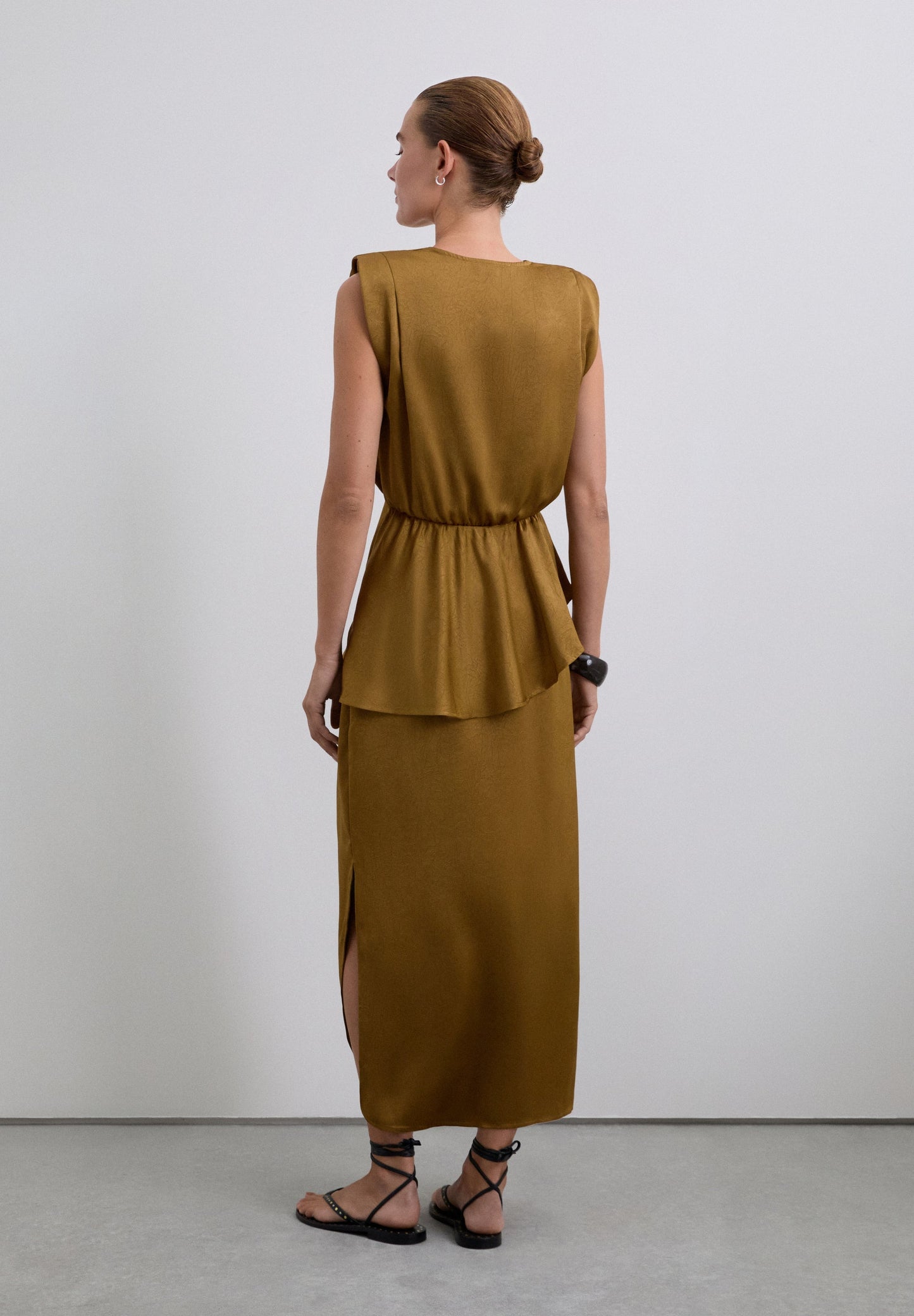 FLOWING MIDI SKIRT