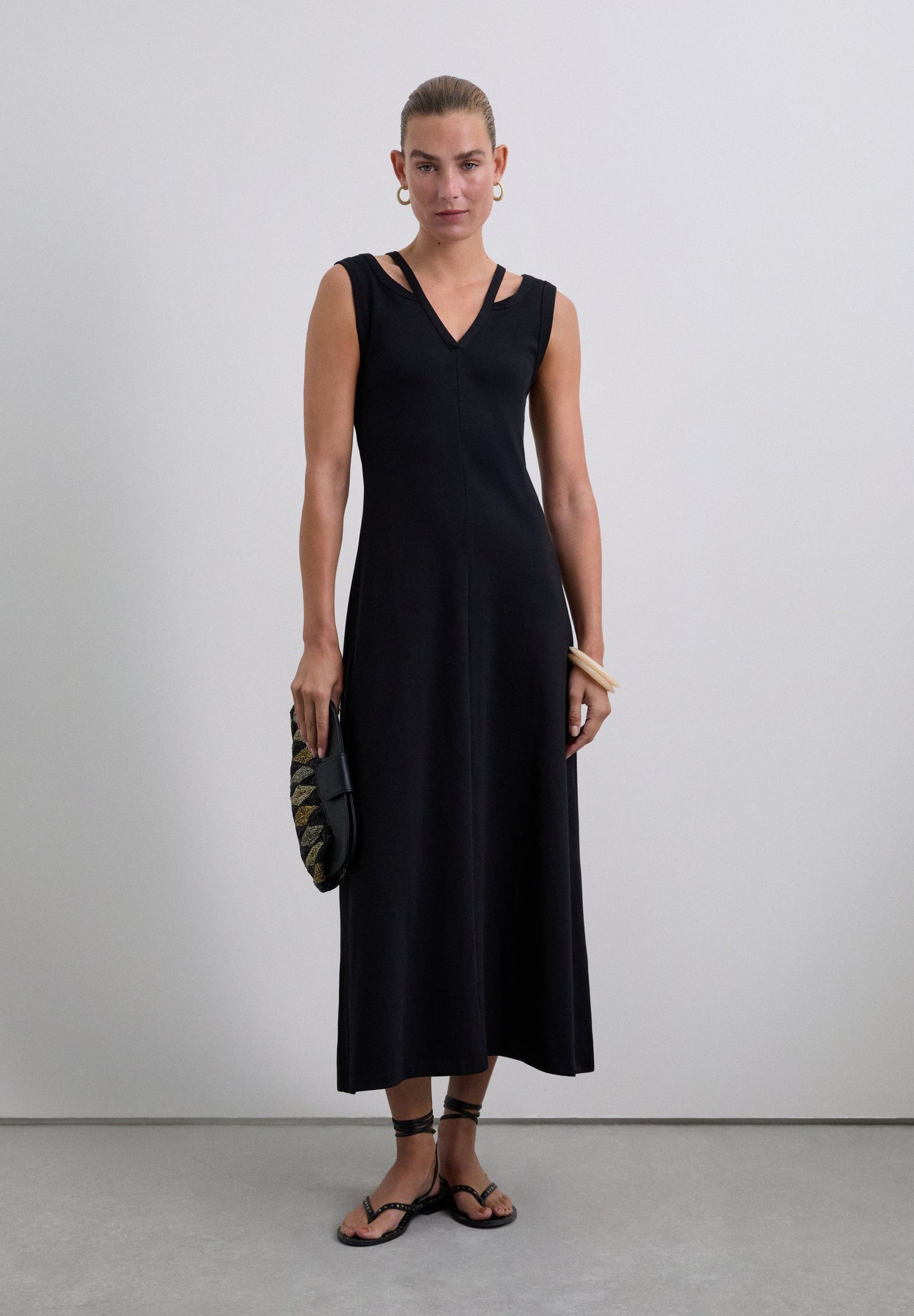 ROBE MIDI CUT OUT