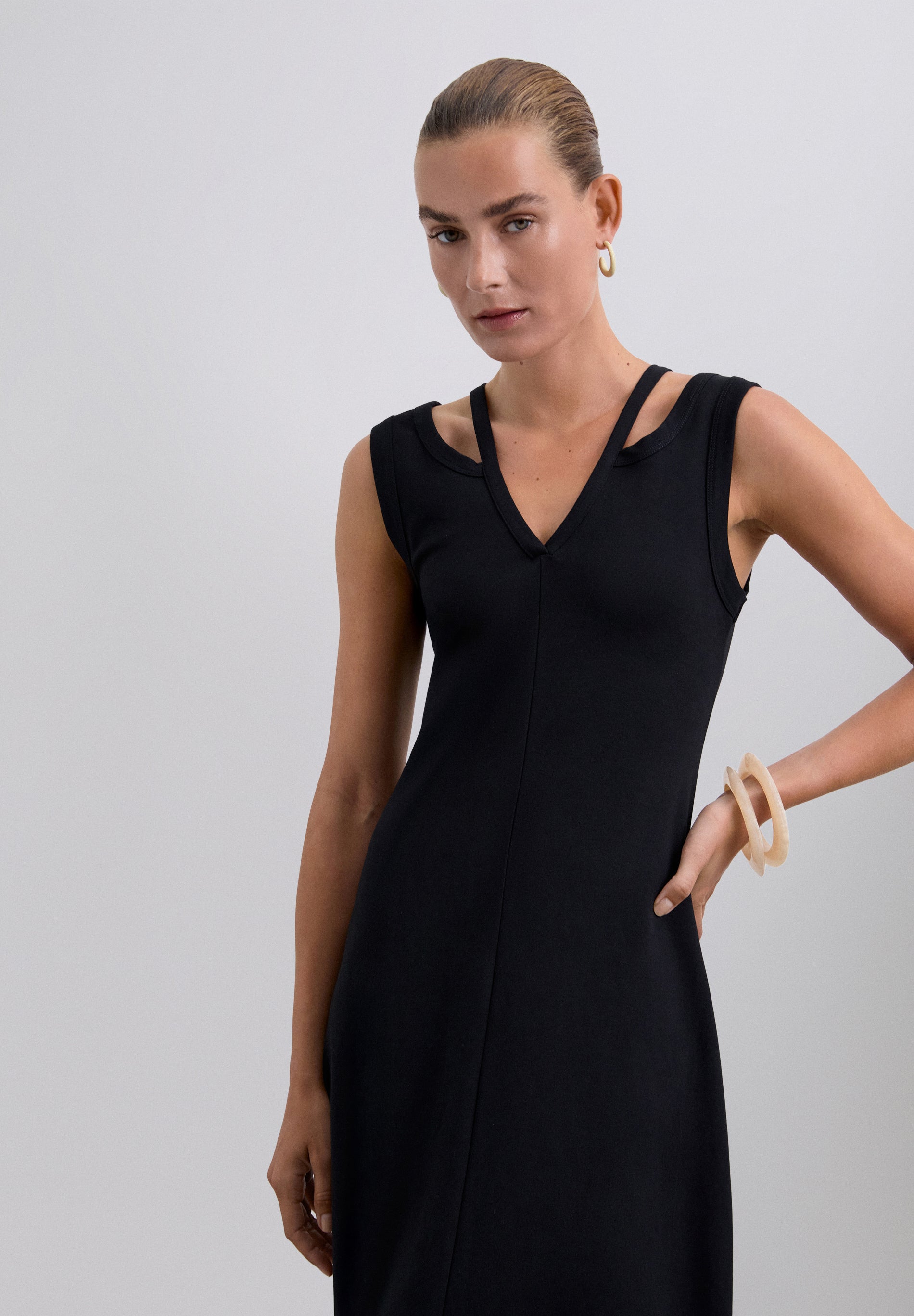 ROBE MIDI CUT OUT