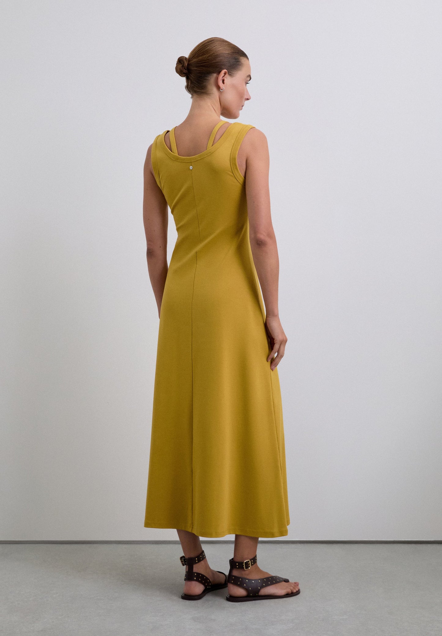 ROBE MIDI CUT OUT