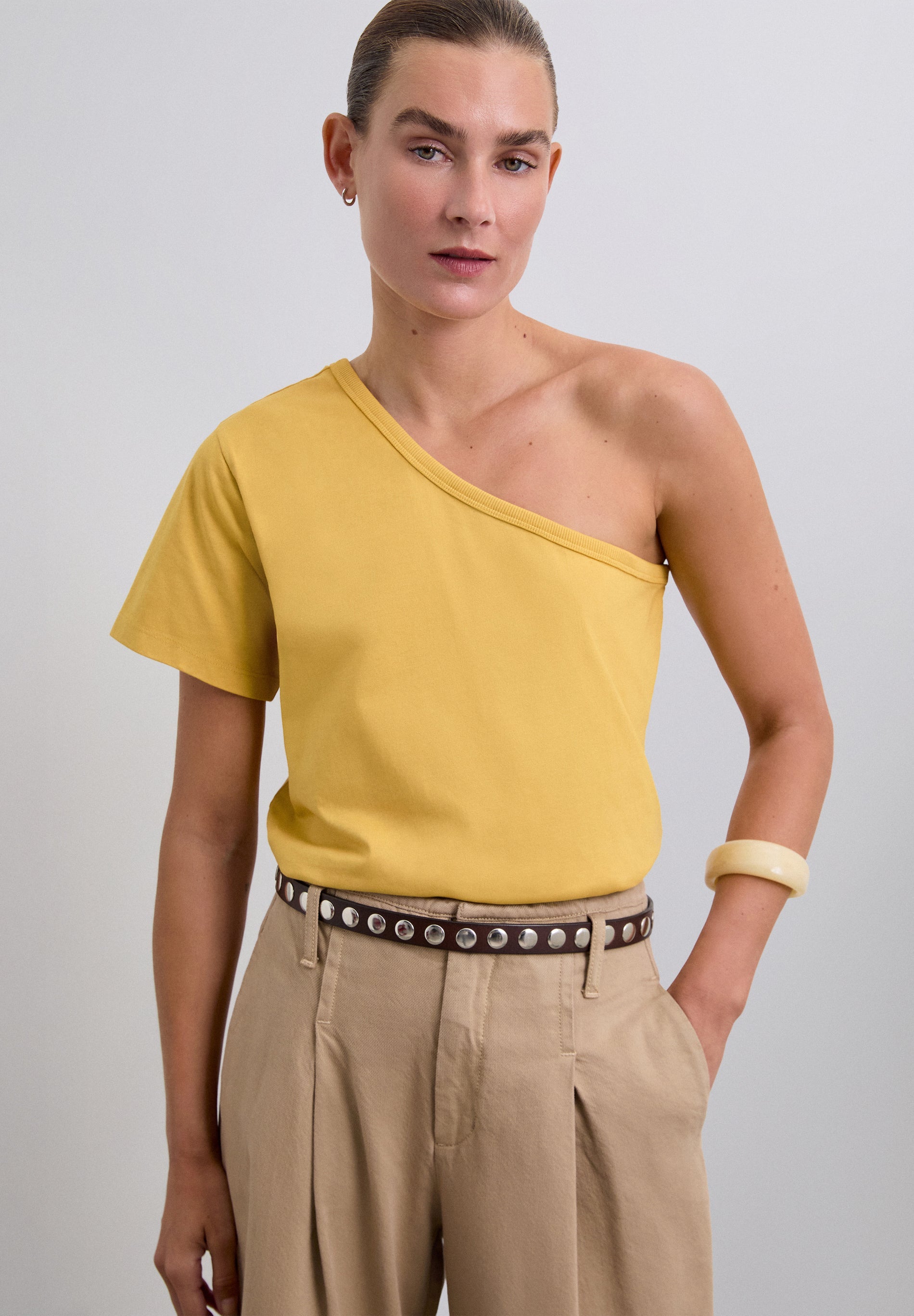 SCPLAINASY TEE