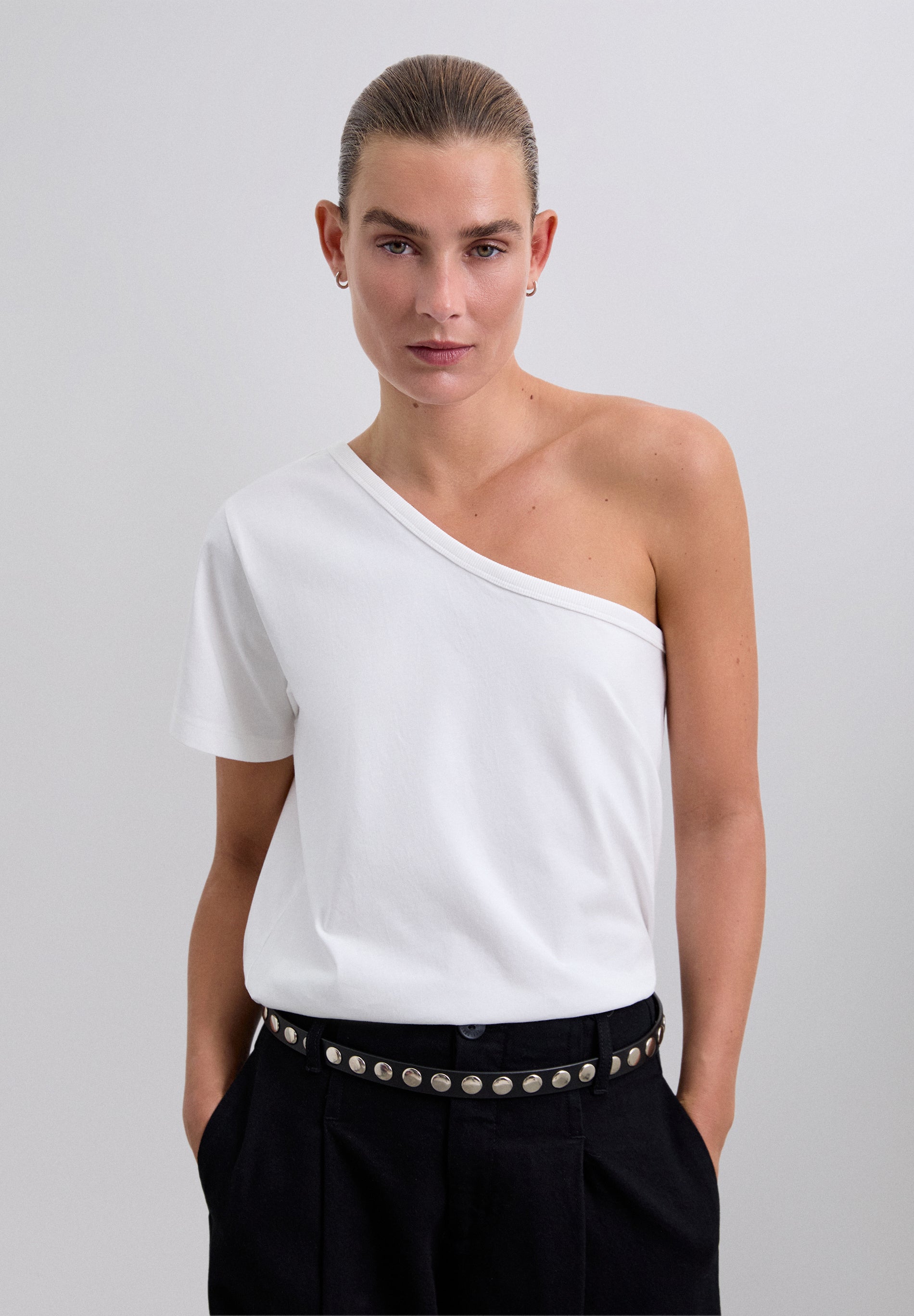 SCPLAINASY TEE