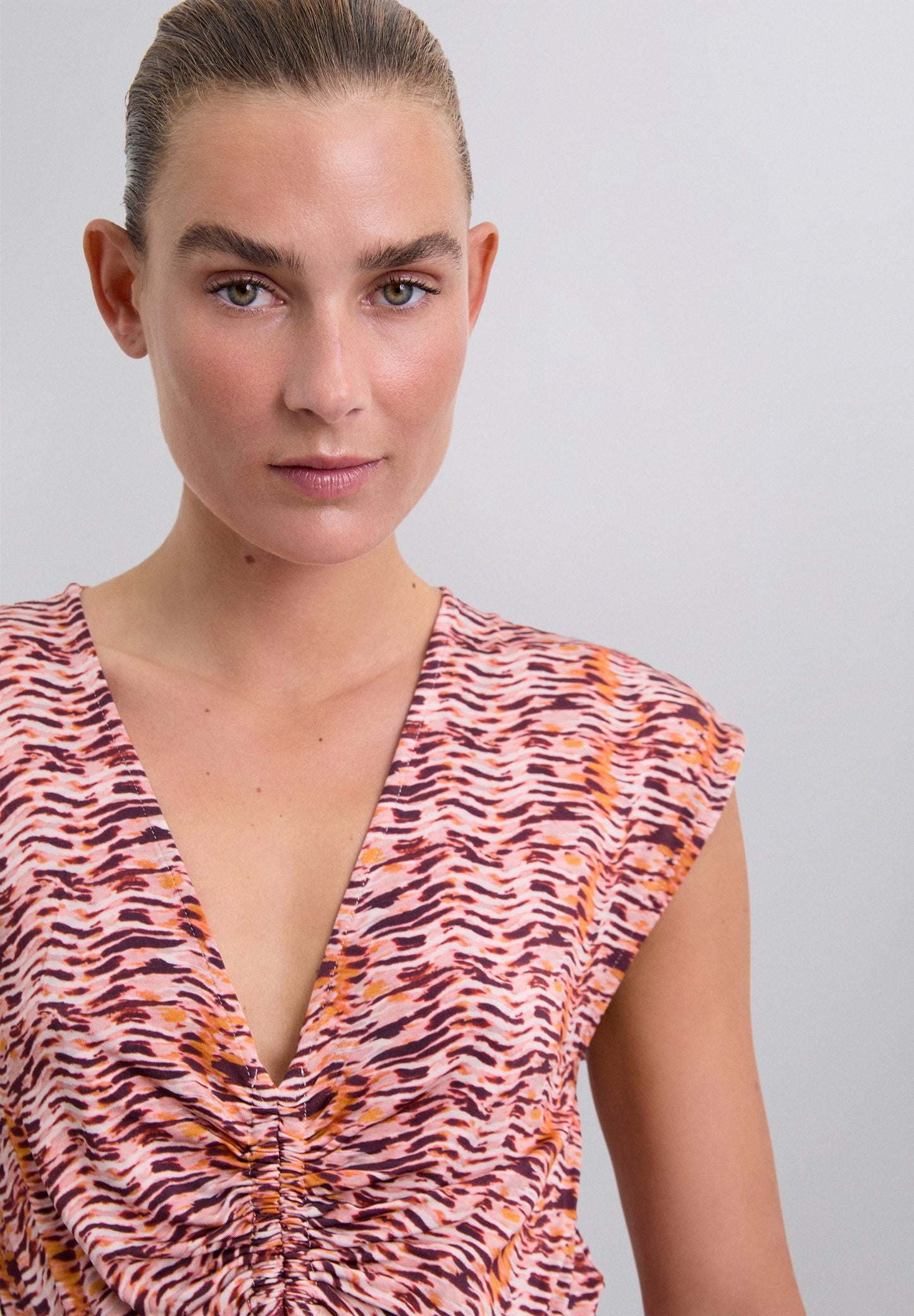 ROBE IMPRIMÉE CUT OUT