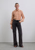 HOSE AUS DENIM MIT HALBHOHEM BUND