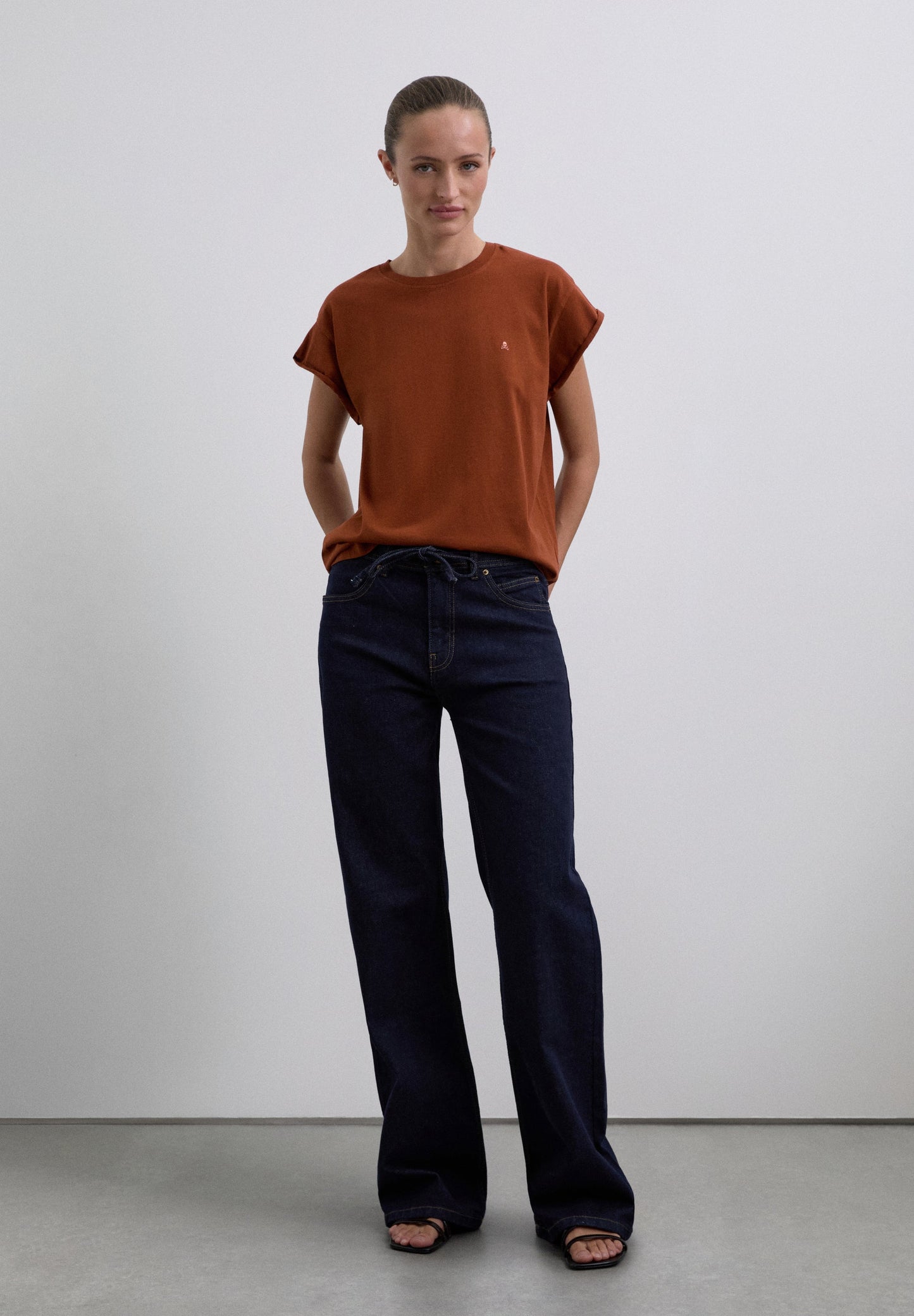 BASIC-SHIRT MIT TOTENKOPF