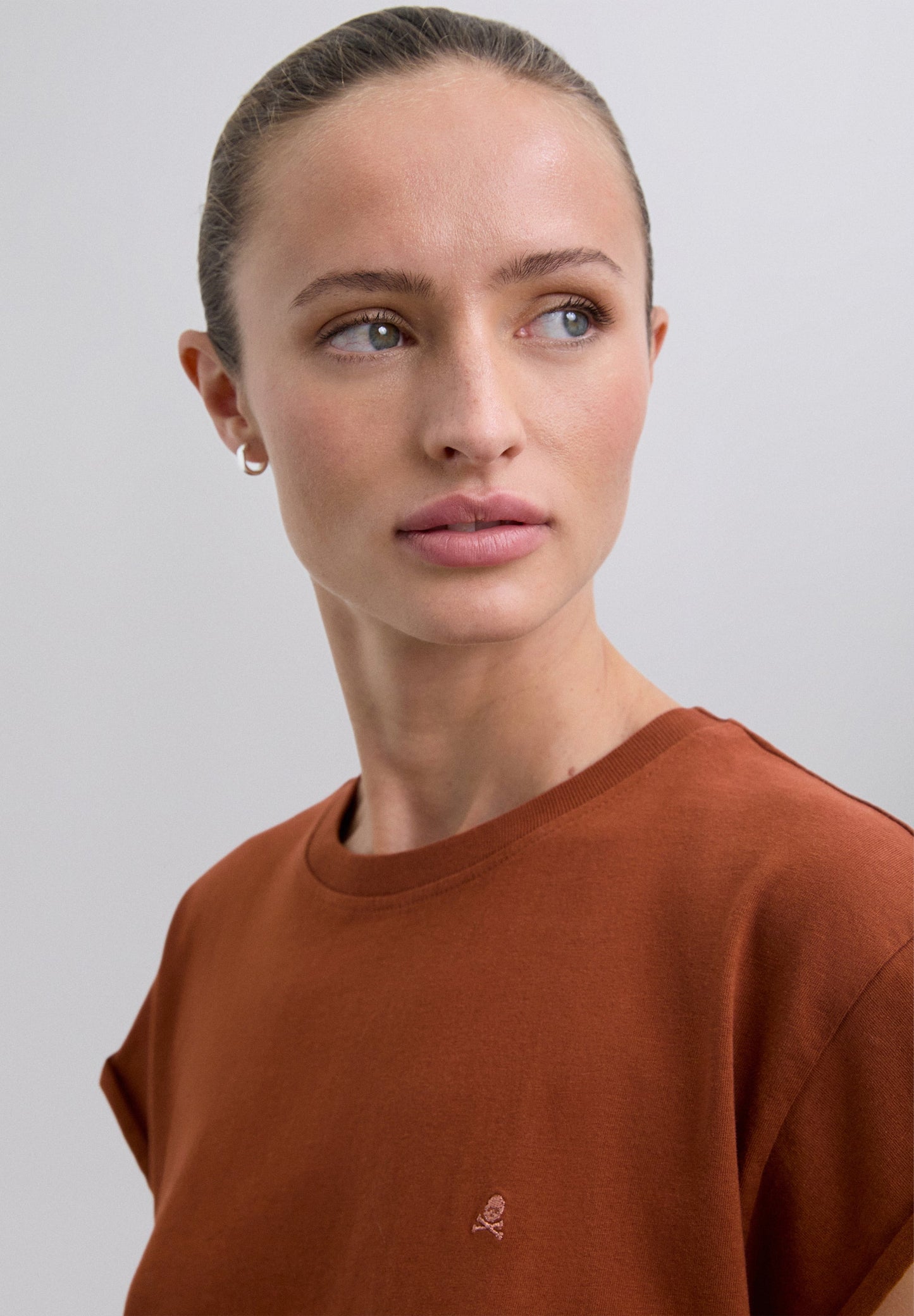 BASIC-SHIRT MIT TOTENKOPF