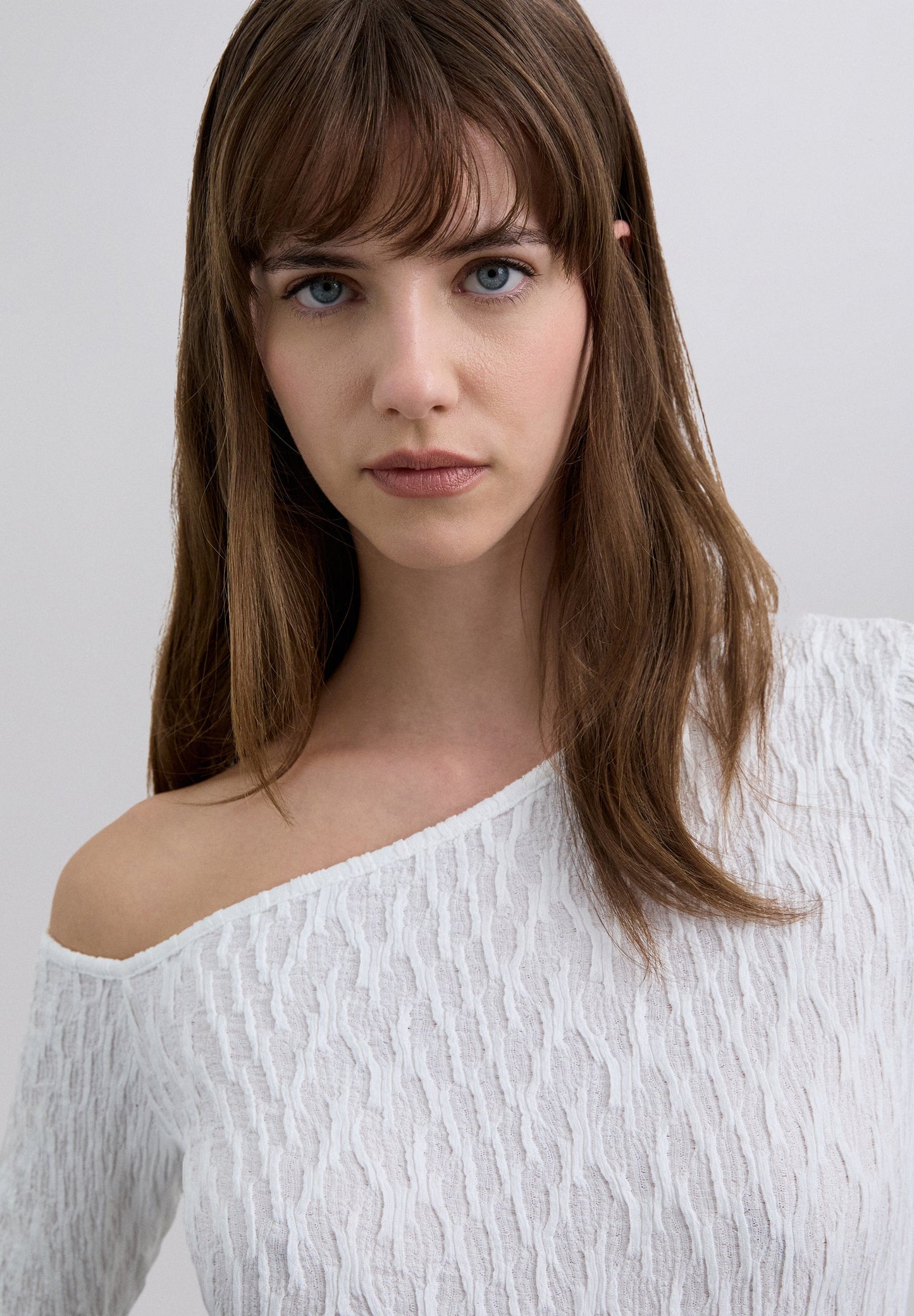 ASYMMETRISCHES UND SCHULTERFREIES OBERTEIL