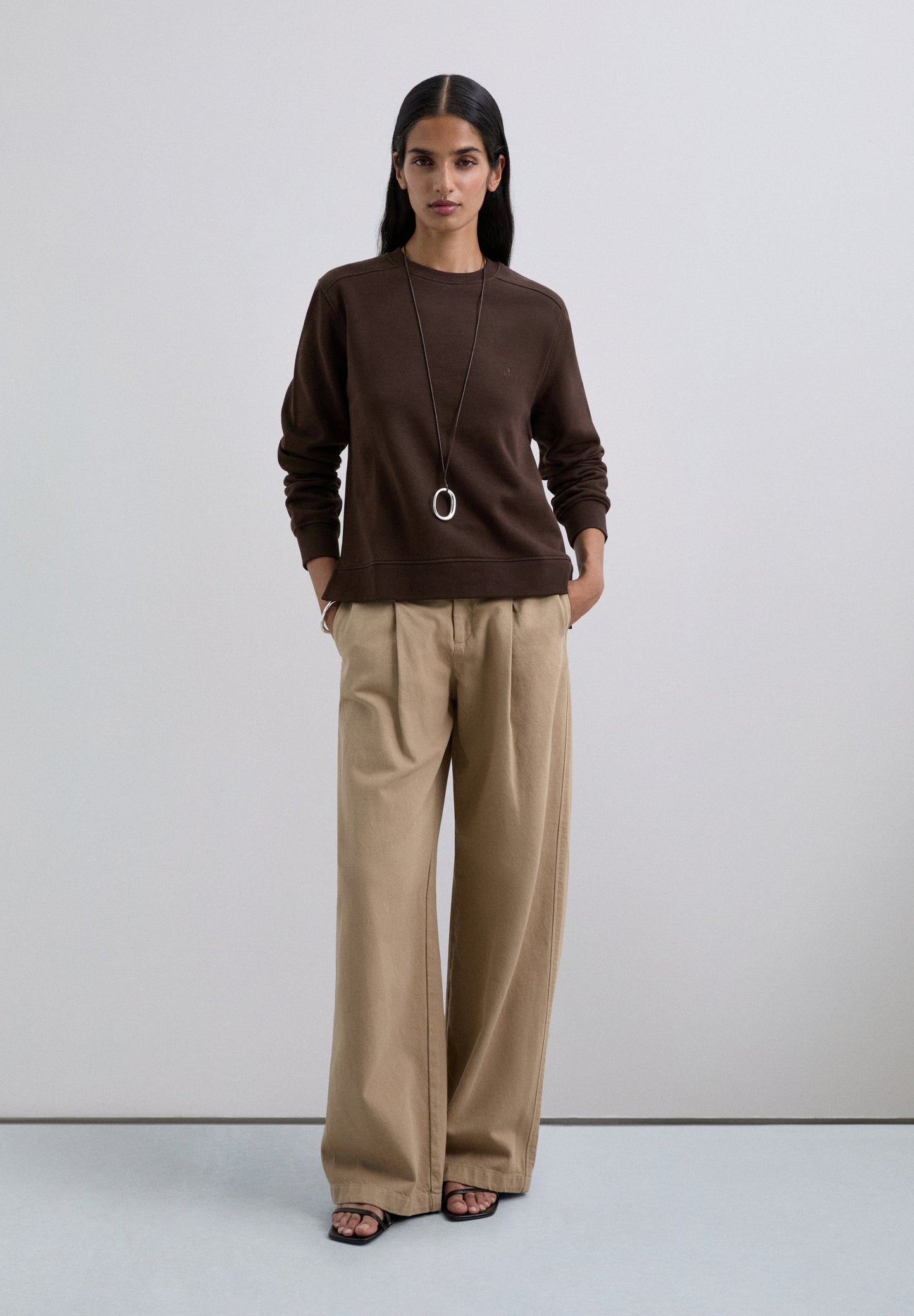 BASIC SWEATER DOODSHOOFD