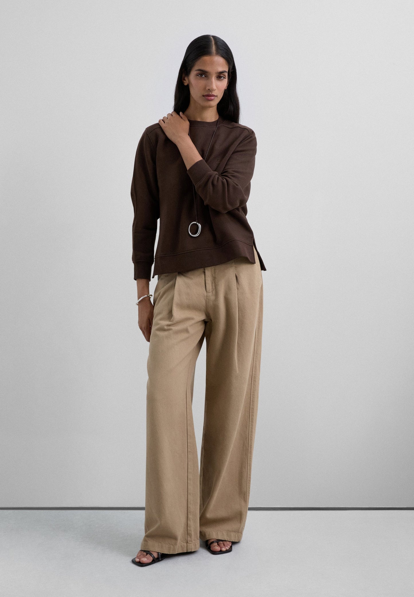 BASIC SWEATER DOODSHOOFD