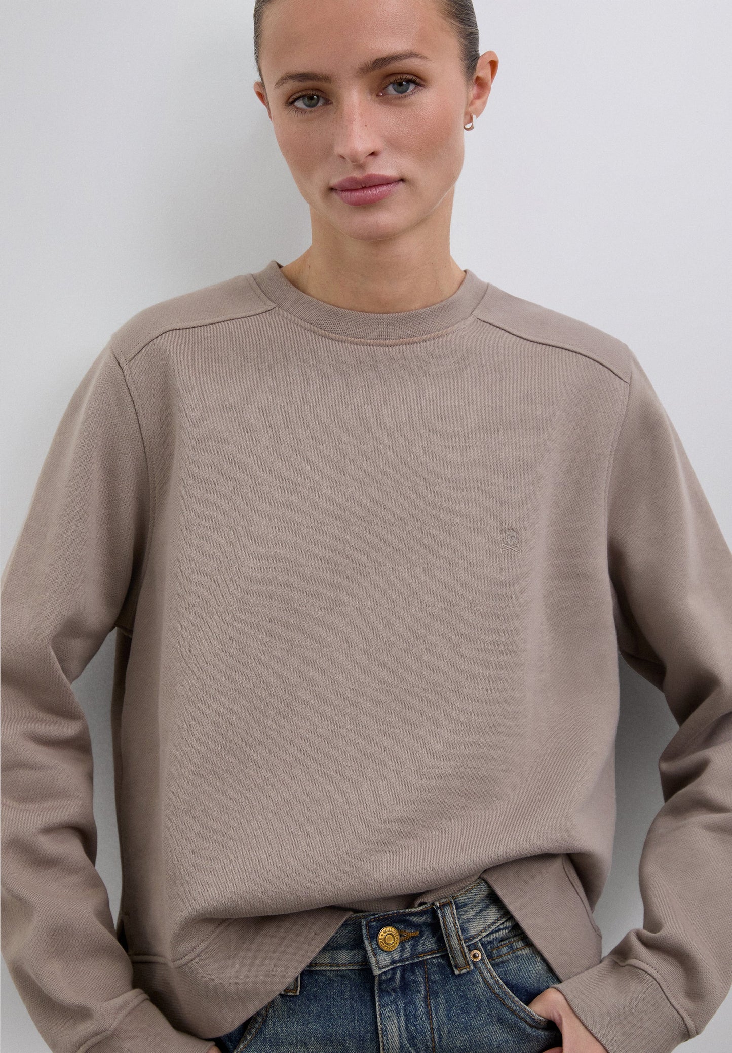 BASIC SKULL SWEATSHIRT
