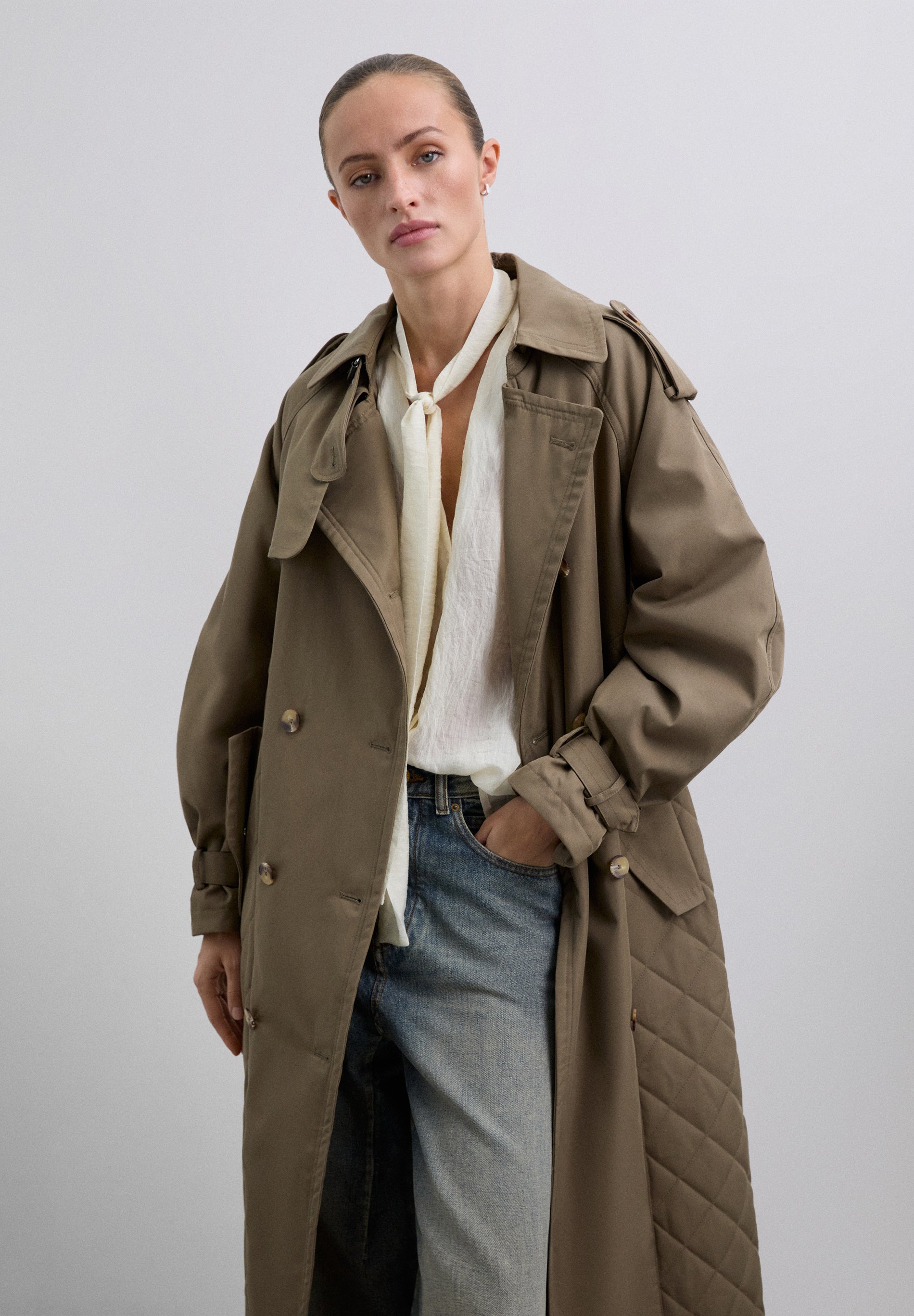 WATERPROOF TRENCH COAT