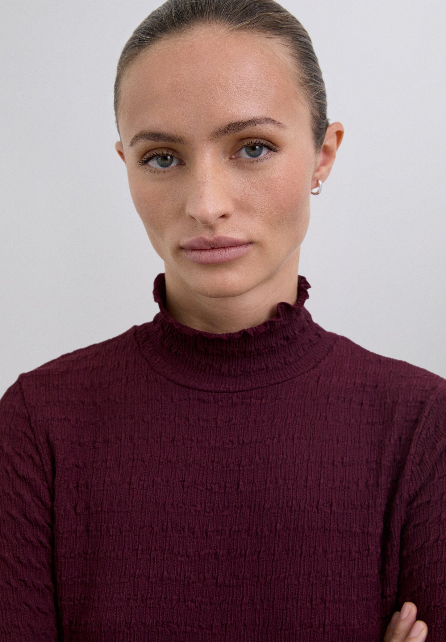 TEXTURED HIGH NECK TOP