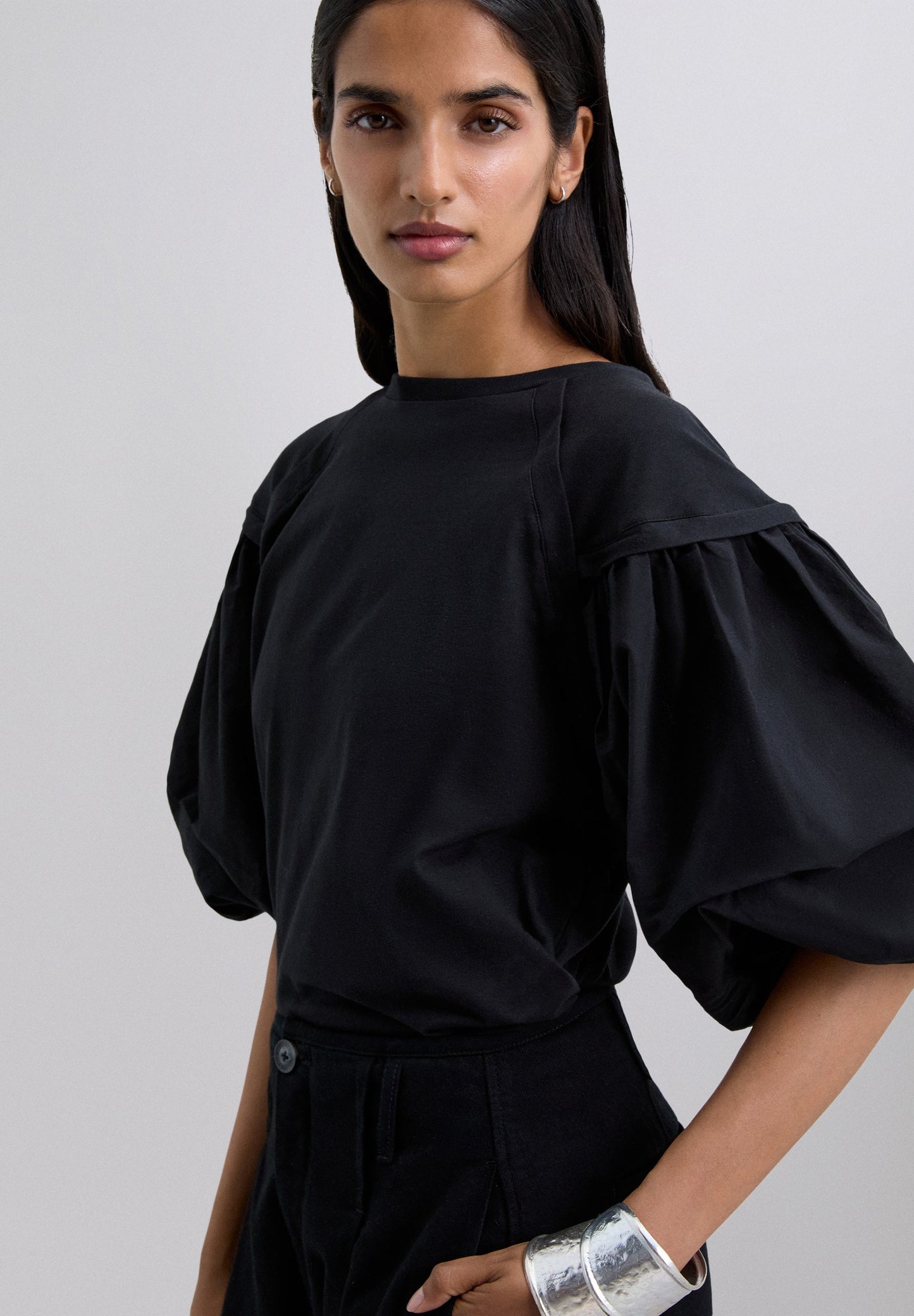 T-SHIRT MIT PUFFÄRMELN