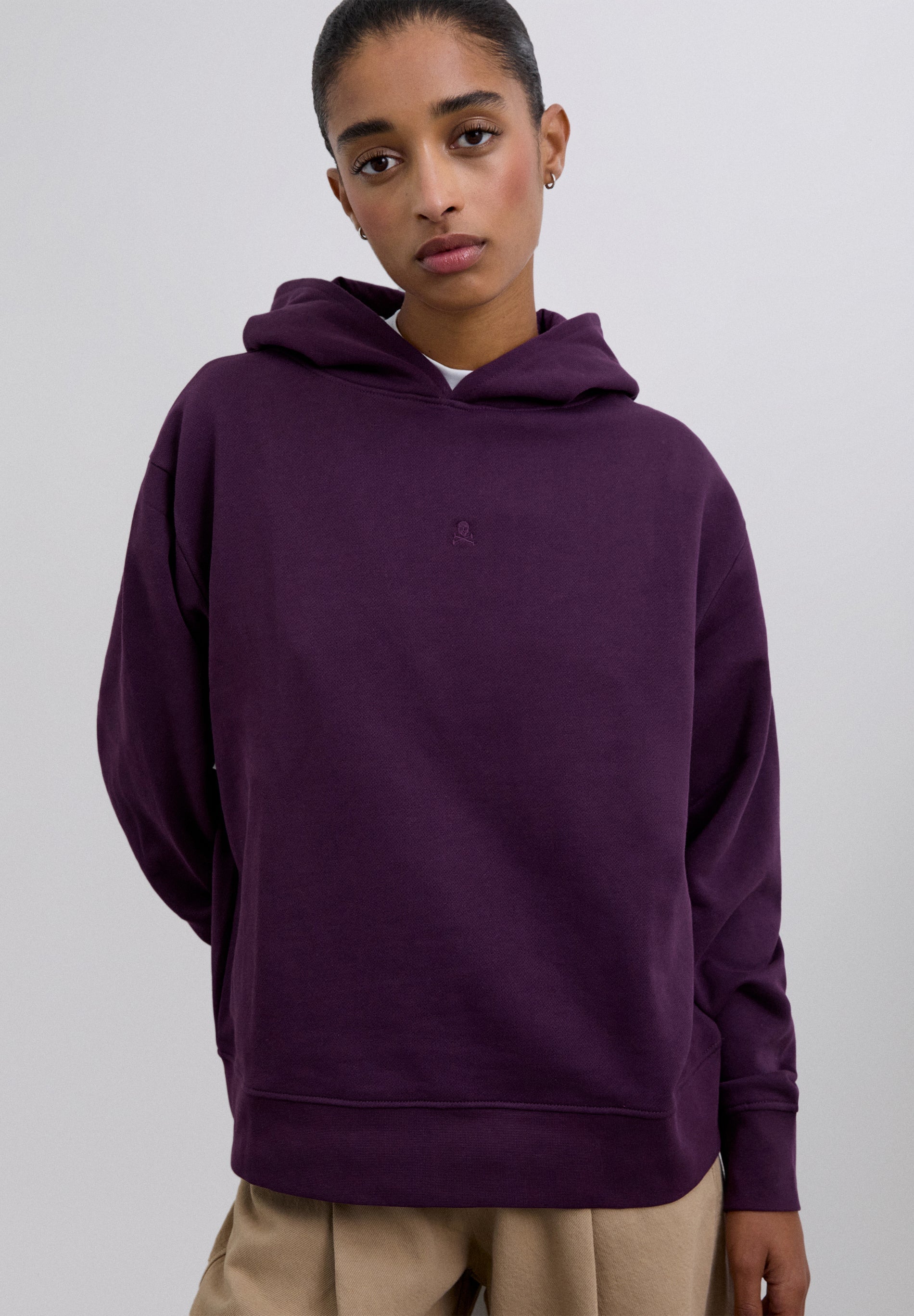 BASIC-HOODY MIT TOTENKOPF UND KAPUZE