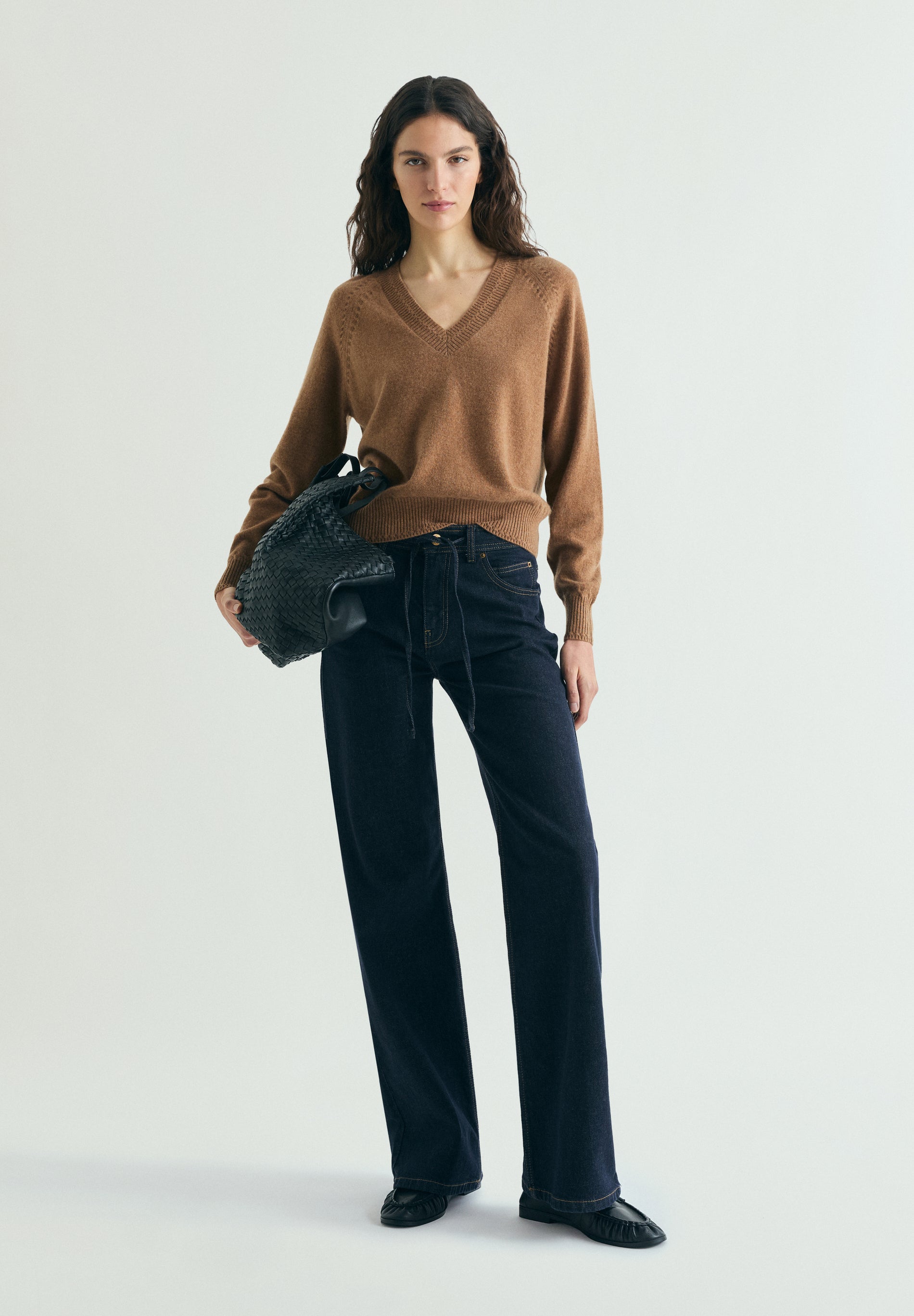 JEANS MIT DETAIL AM BUND