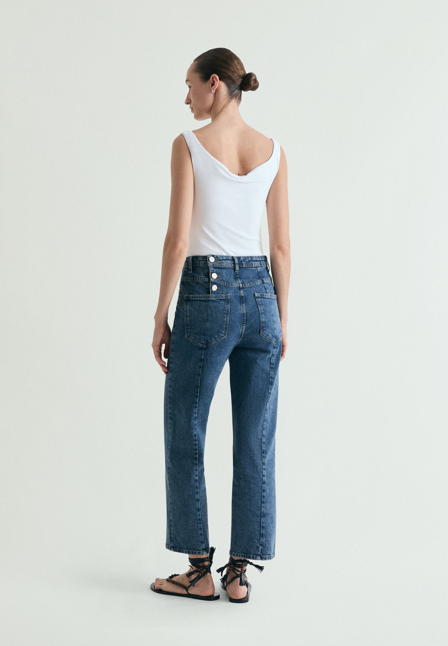 JEANS WITH BACK BUTTONS