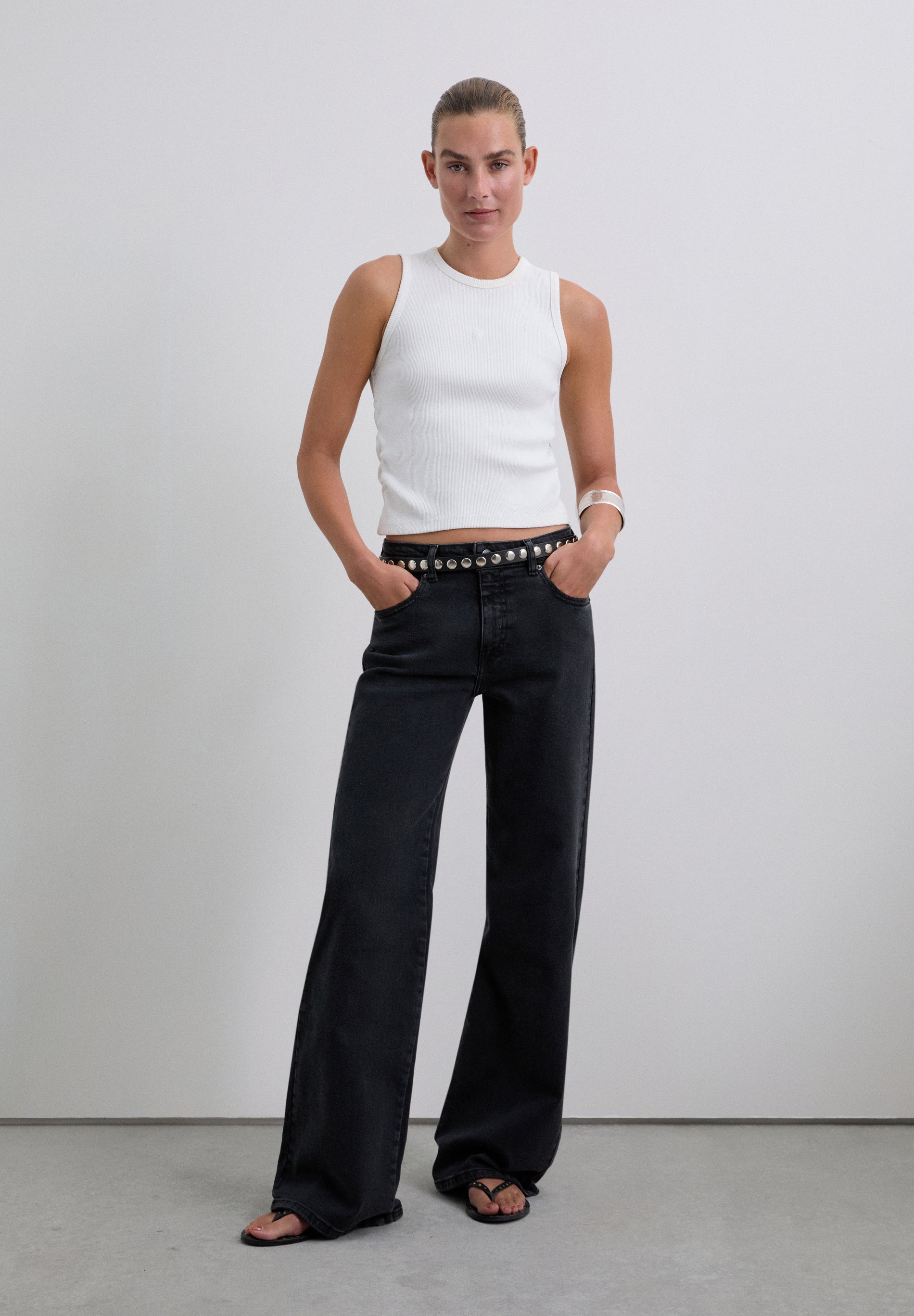 PANTALON TAILLE MOYENNE