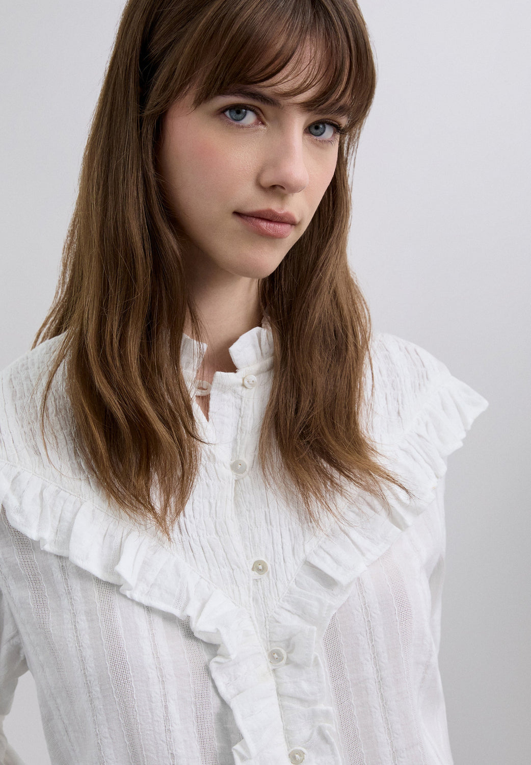 BLUSA FRUNCIDA CON VOLANTE - Scalpers