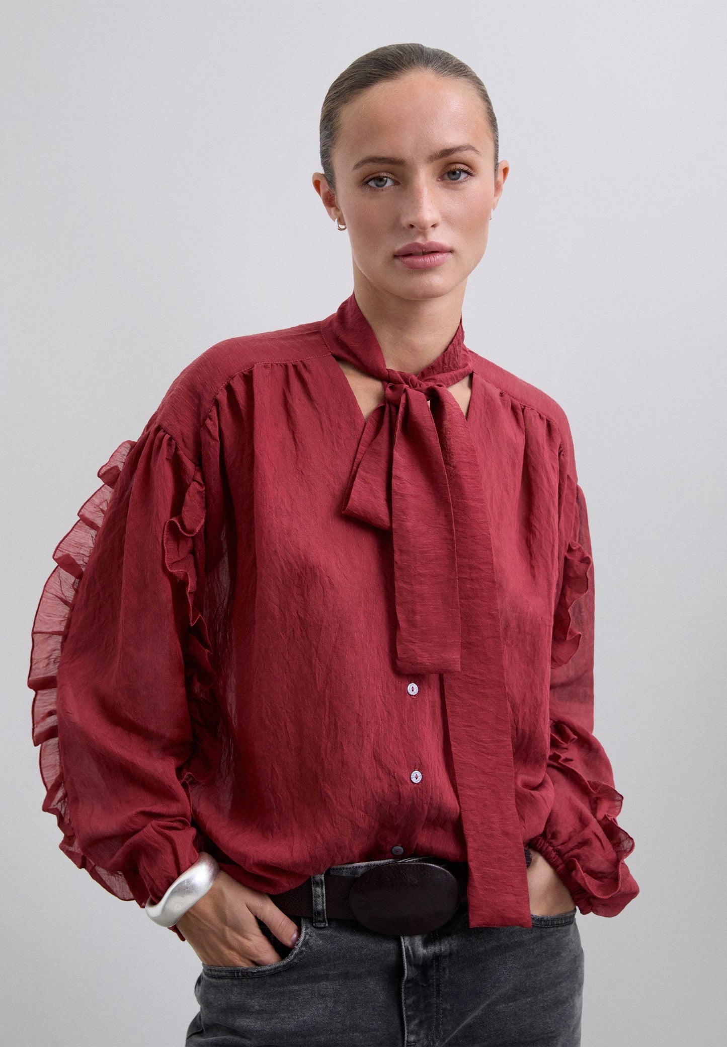GATHERED BLOUSE WITH TIE DETAIL