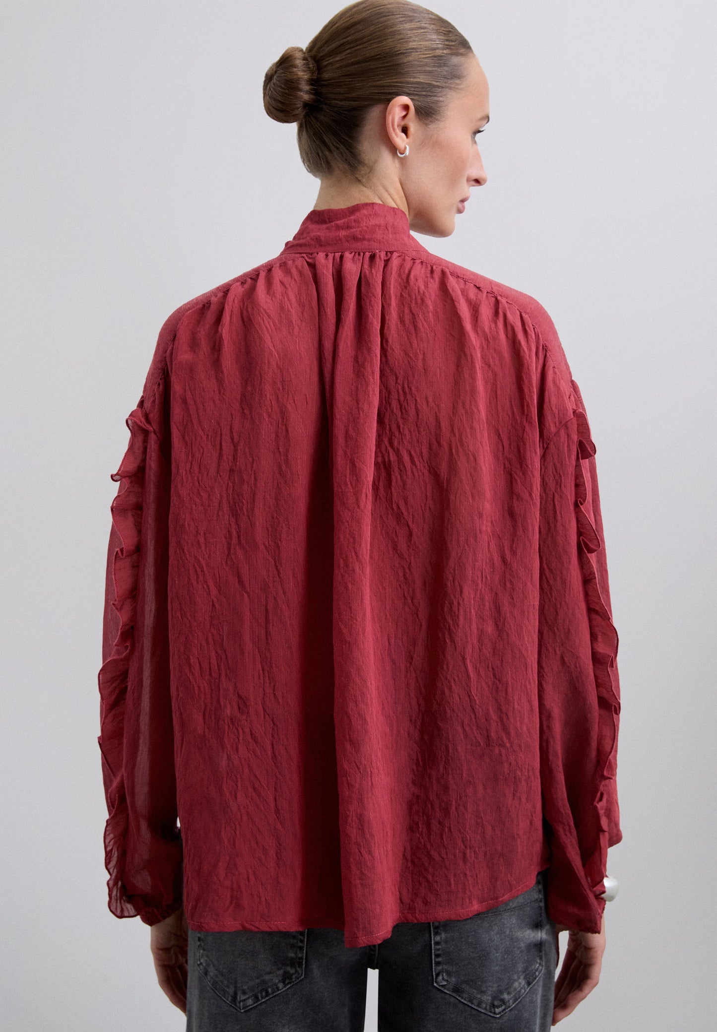 GATHERED BLOUSE WITH TIE DETAIL