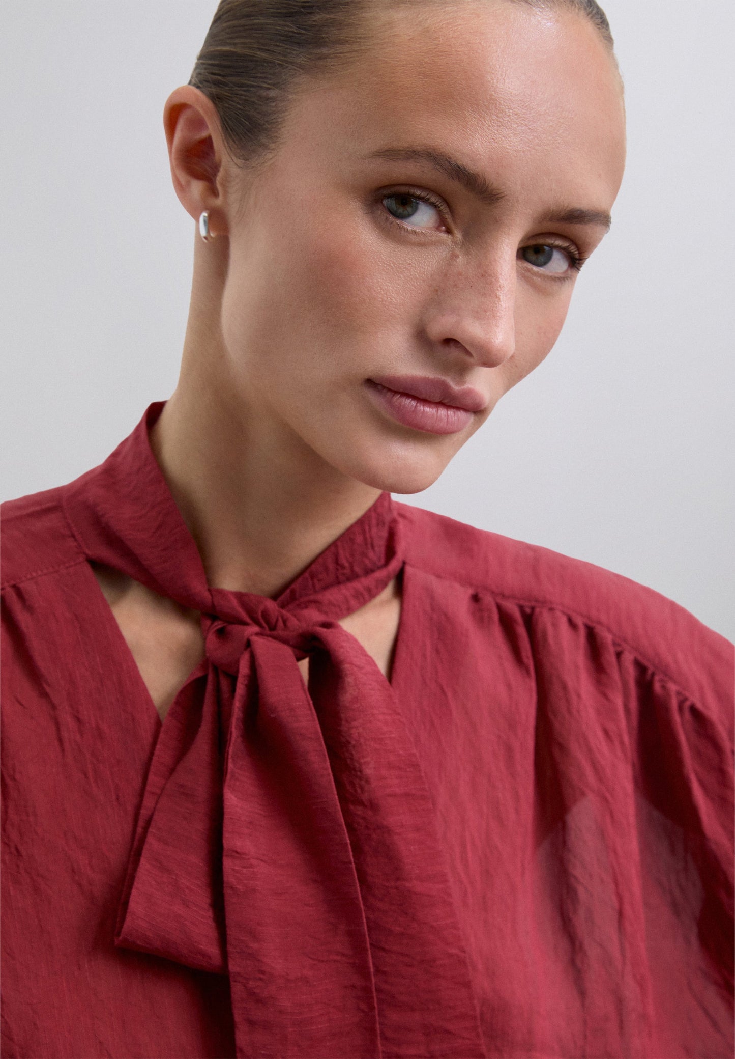 GATHERED BLOUSE WITH TIE DETAIL