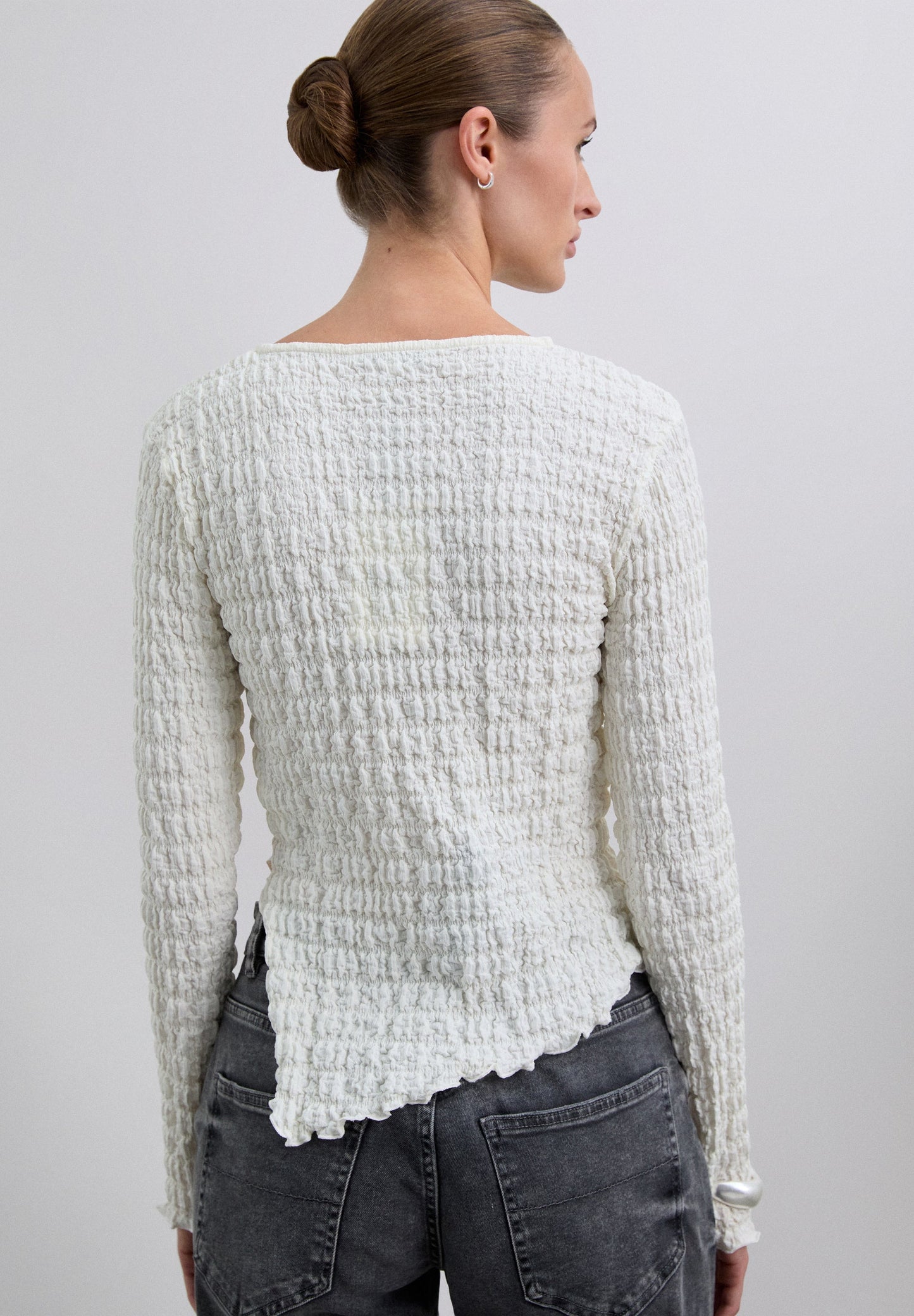 ROUND NECK TEXTURED TOP