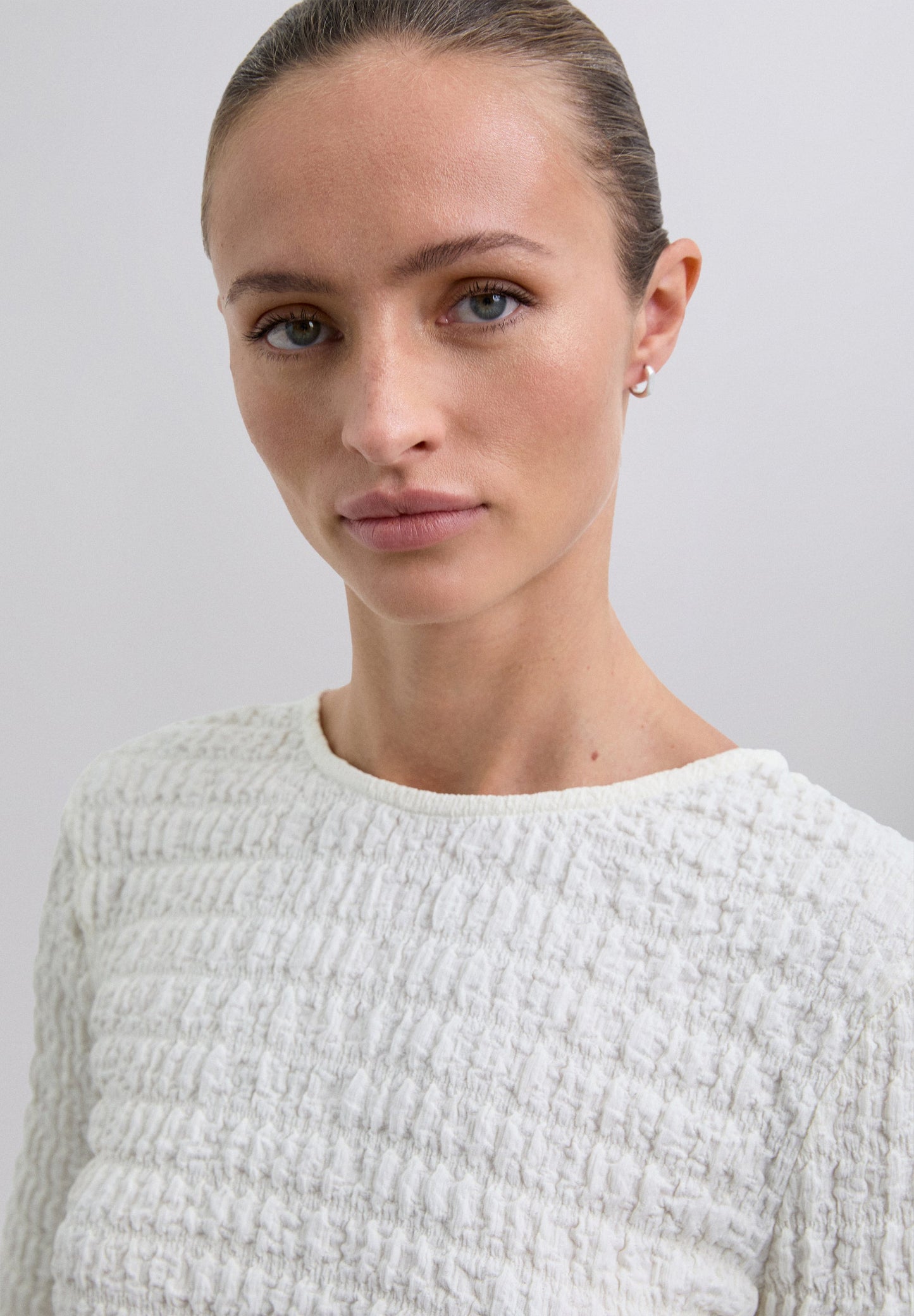 ROUND NECK TEXTURED TOP