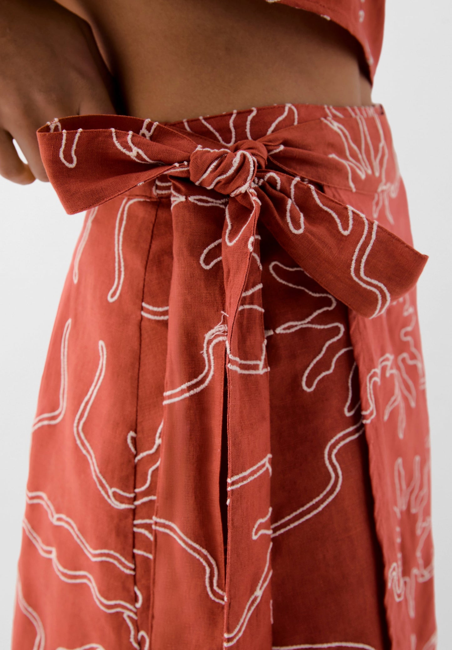 EMBROIDERED LINEN SKIRT | ROBIN X SCALPERS