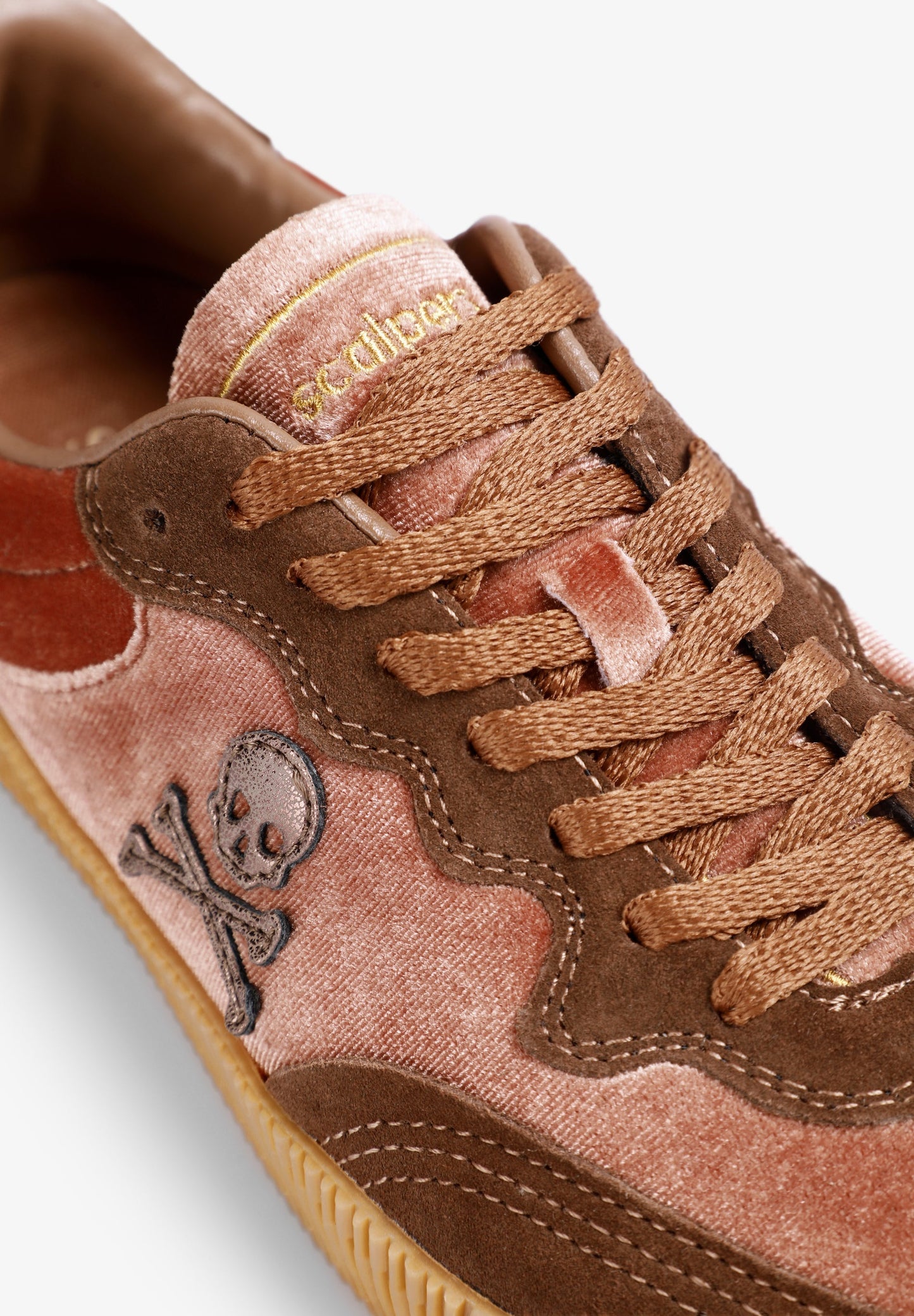 SUÈDE SNEAKERS DOODSKOP