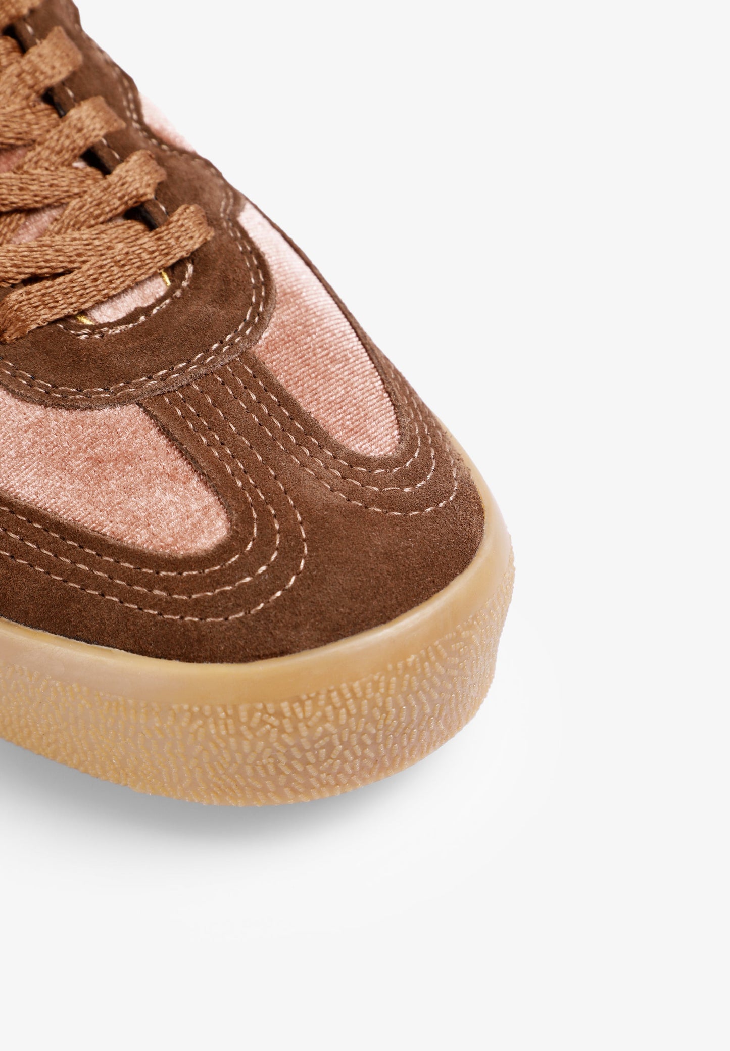 SUÈDE SNEAKERS DOODSKOP