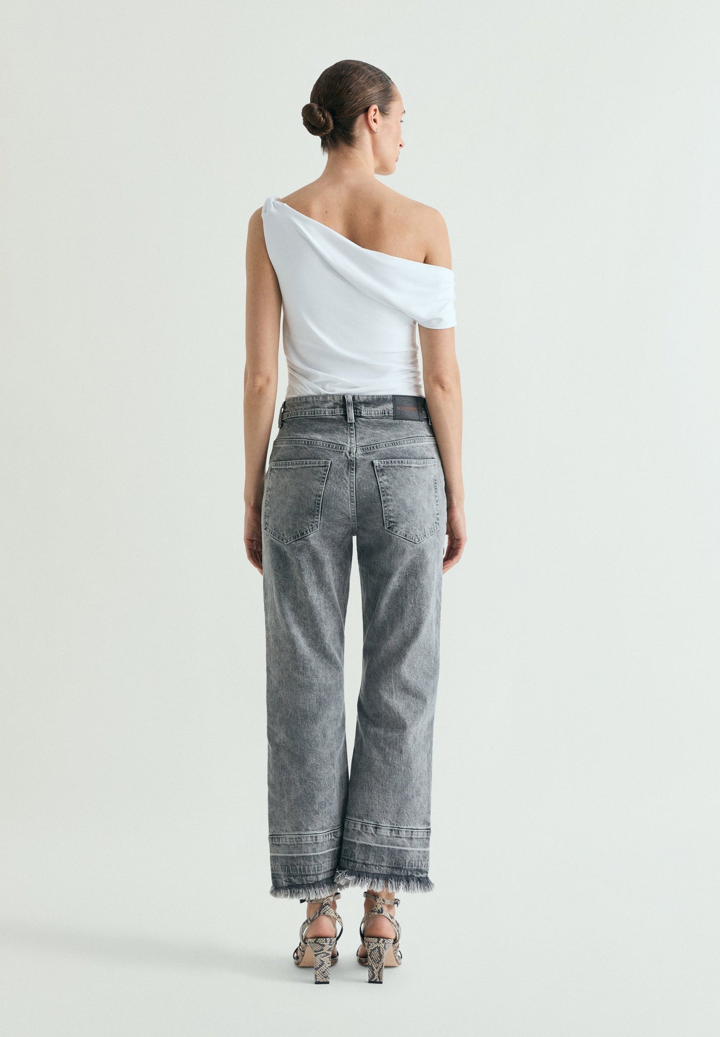 FADED FRAYED EDGE JEANS