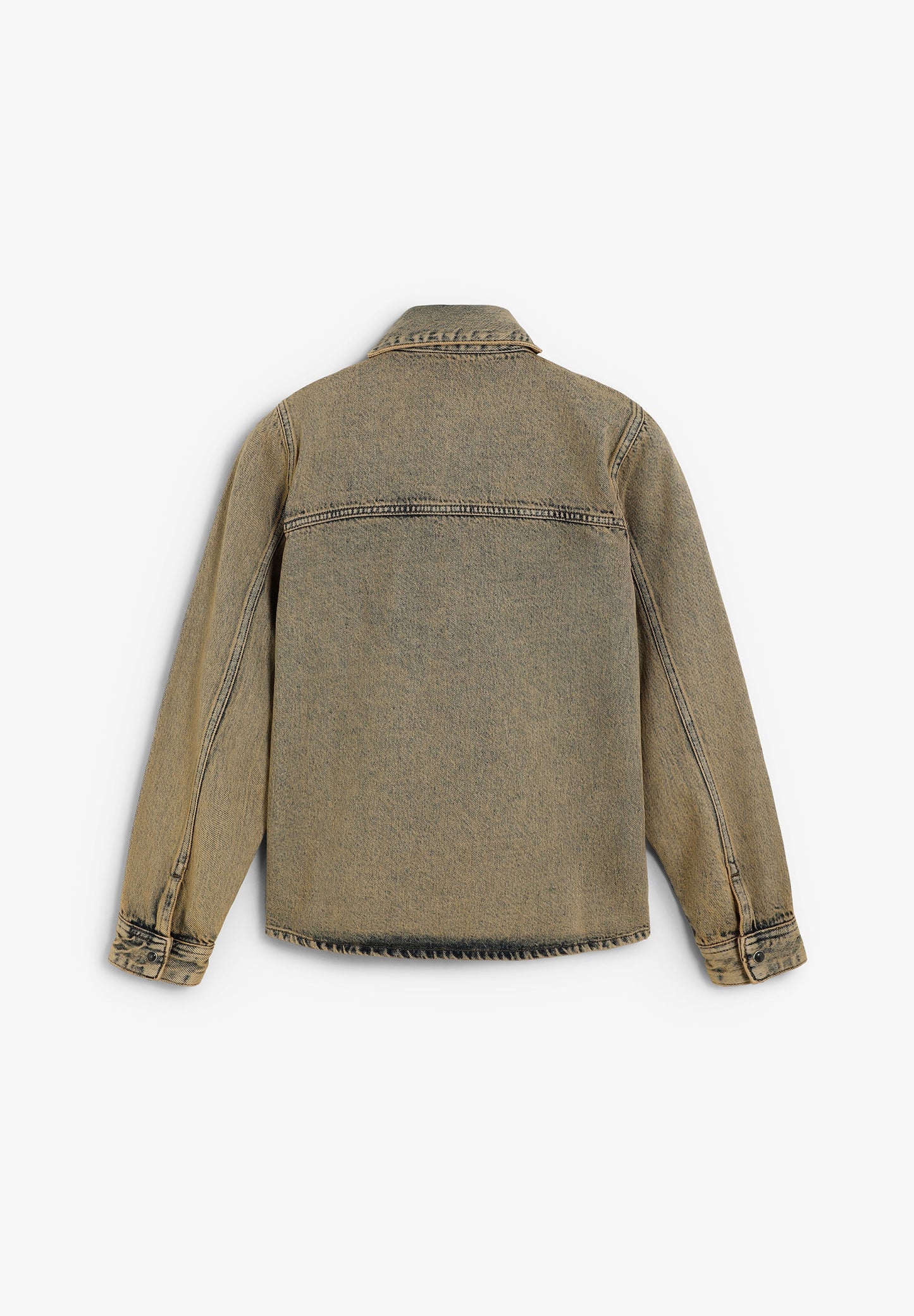 JEANSHEMD IN VERWASCHENER OPTIK