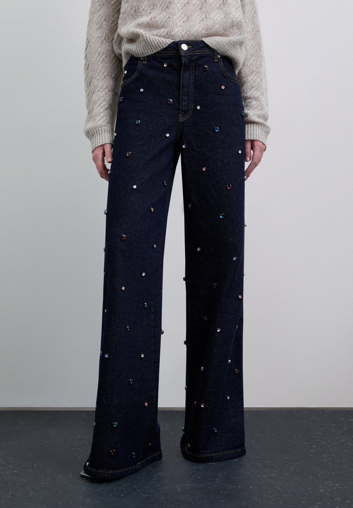 PANTALON DENIM AVEC PERLES