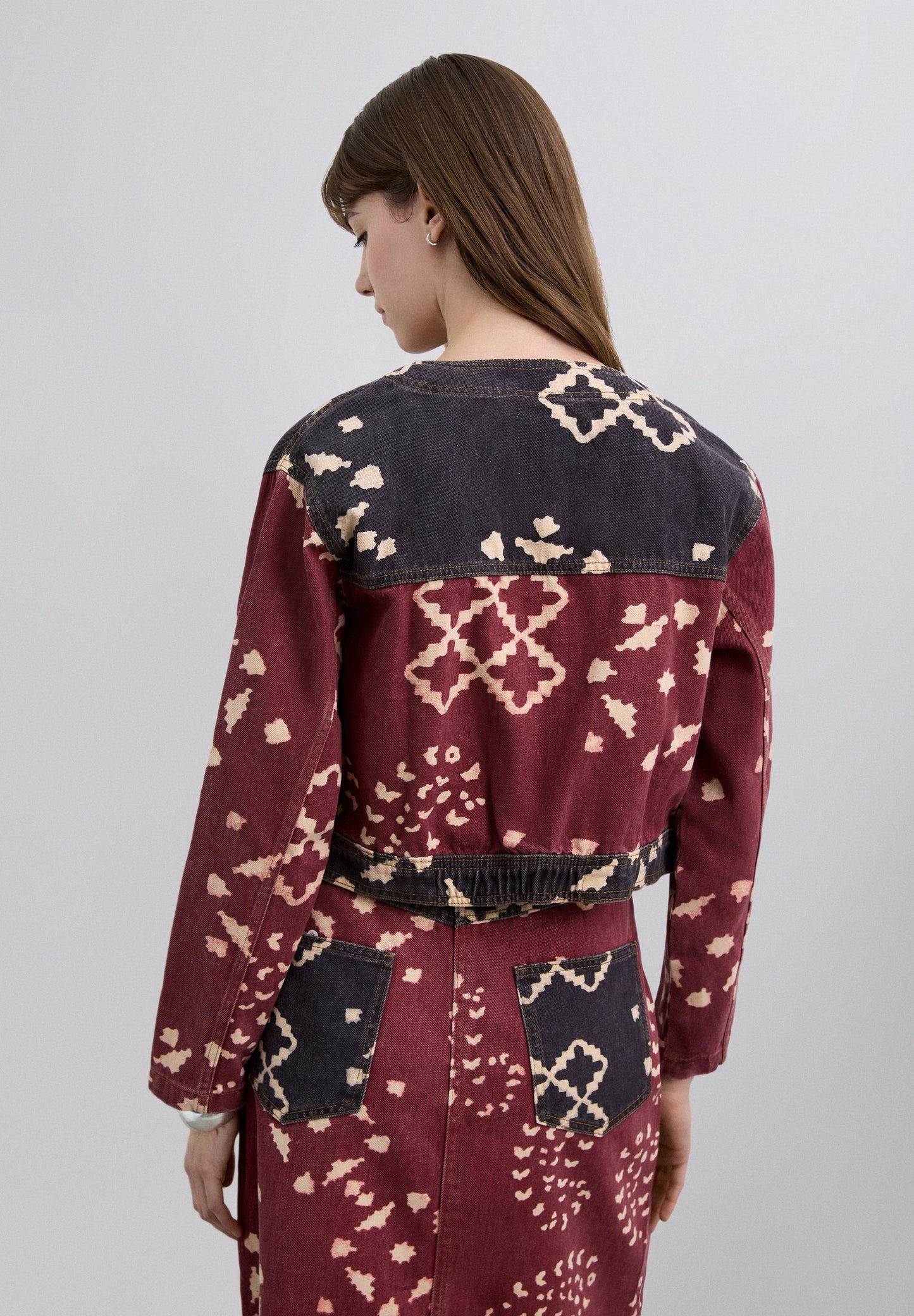 CROPPED-DENIMHEMD MIT PRINT