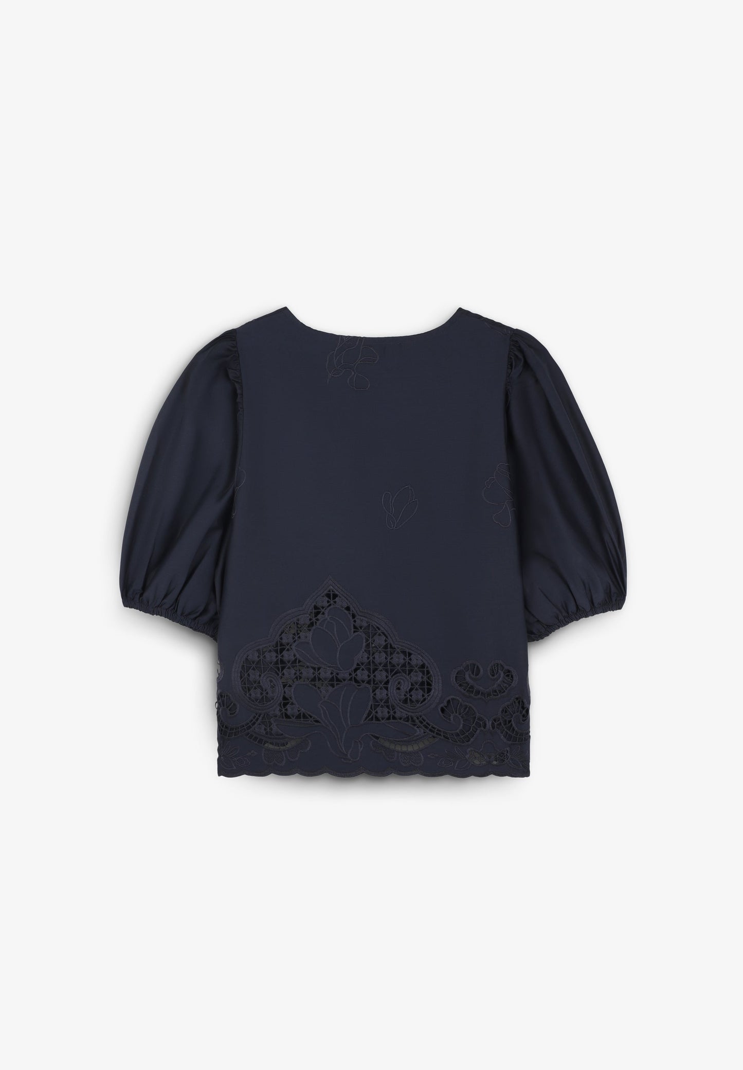 GEBORDUURDE BLOUSE STRIKJES