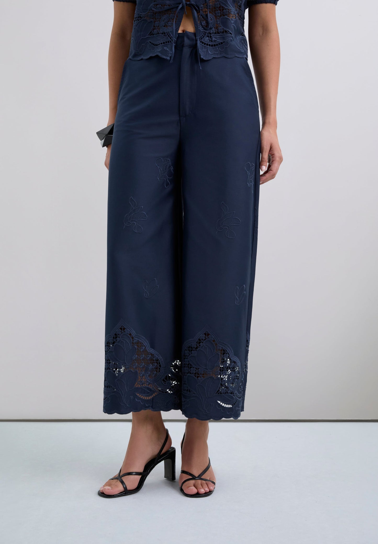 SCSATENEMB PANT