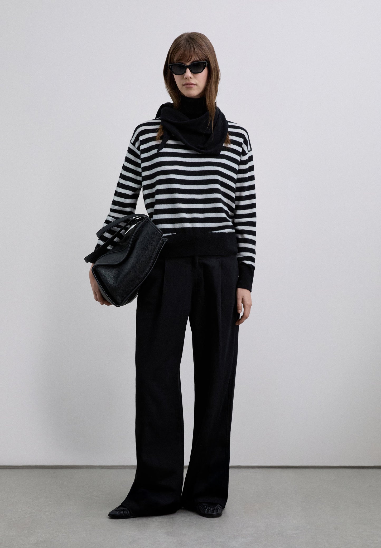 PULLOVER MIT UMLEGEKRAGEN AUS WOLLE