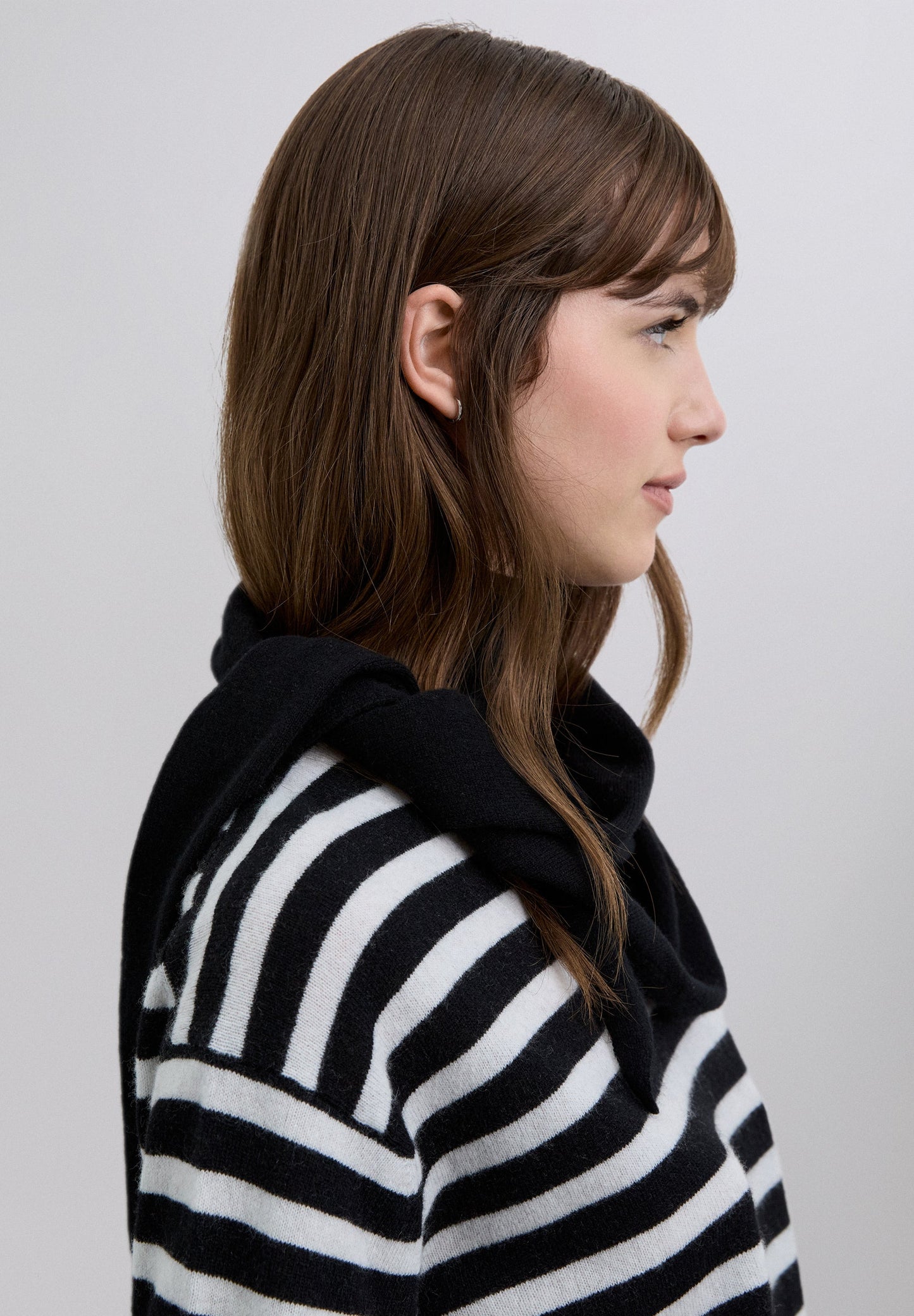 PULLOVER MIT UMLEGEKRAGEN AUS WOLLE