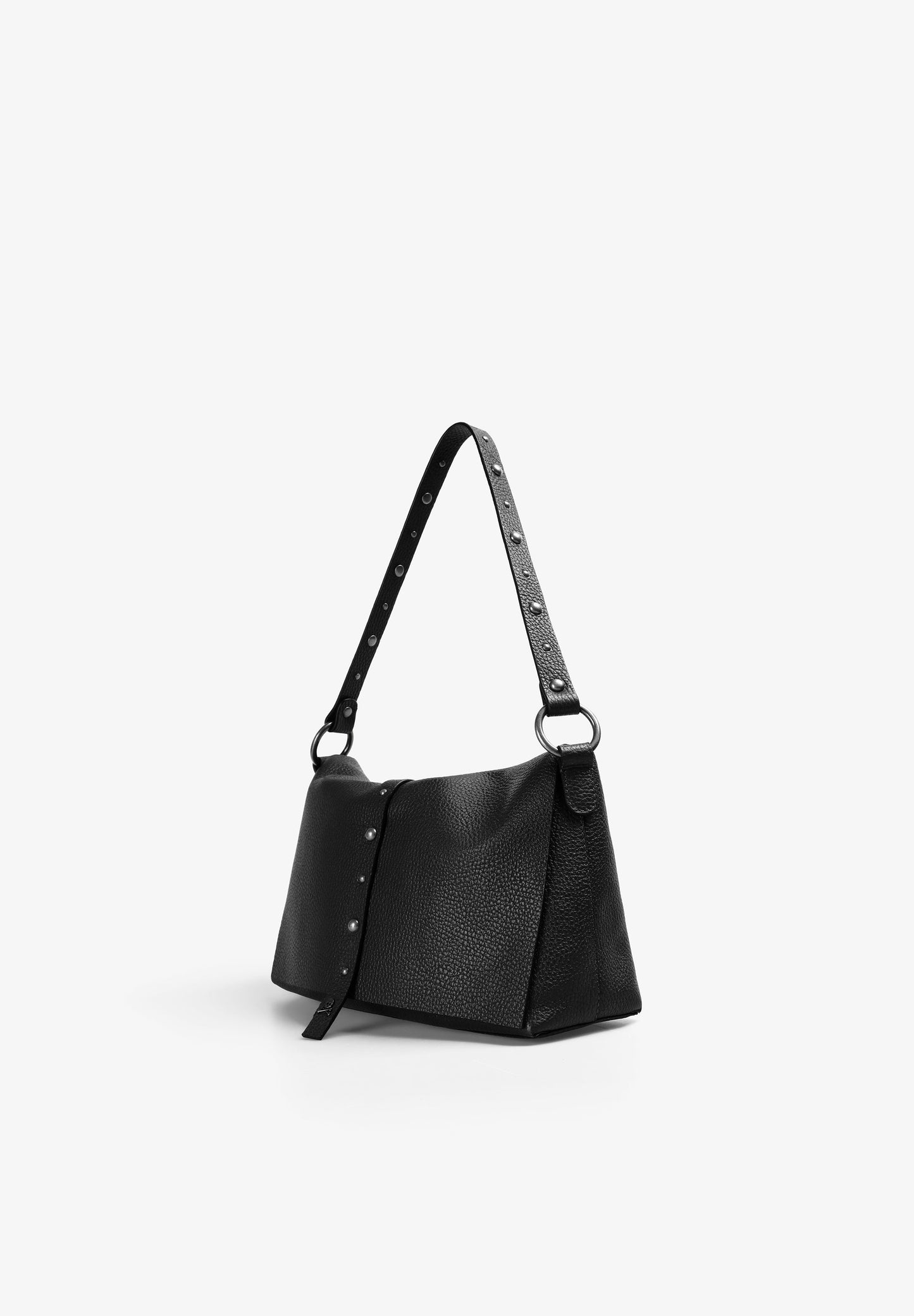 TAS LEER DETAIL STUDS