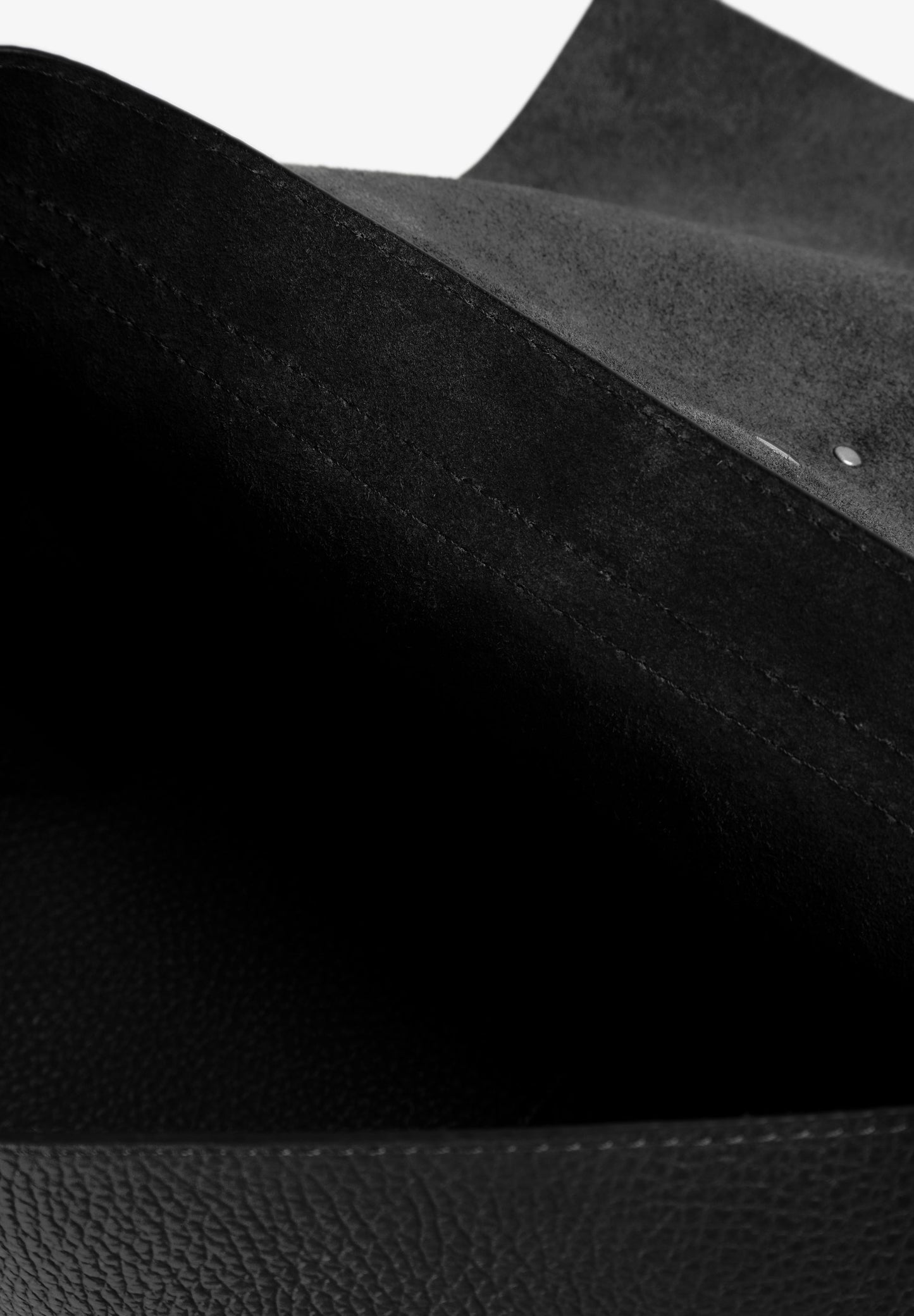 TAS LEER DETAIL STUDS