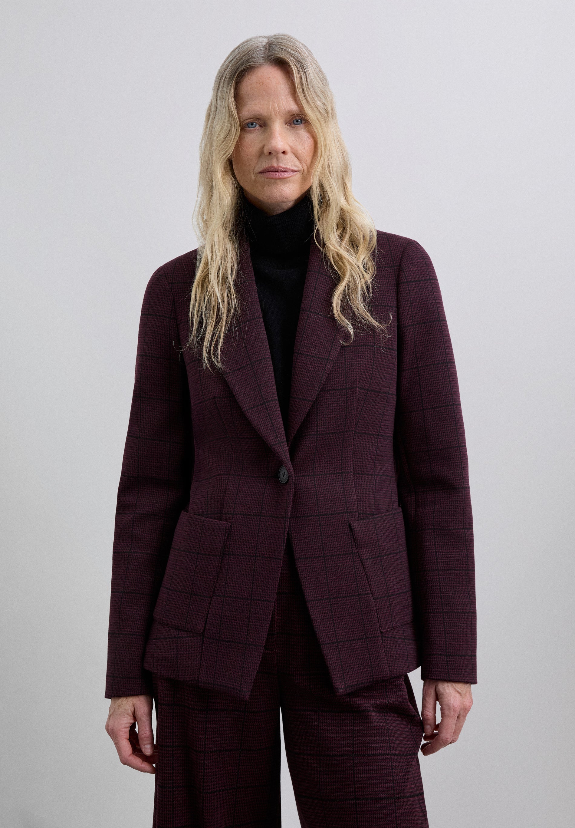 KARIERTER BLAZER IN BORDEAUX