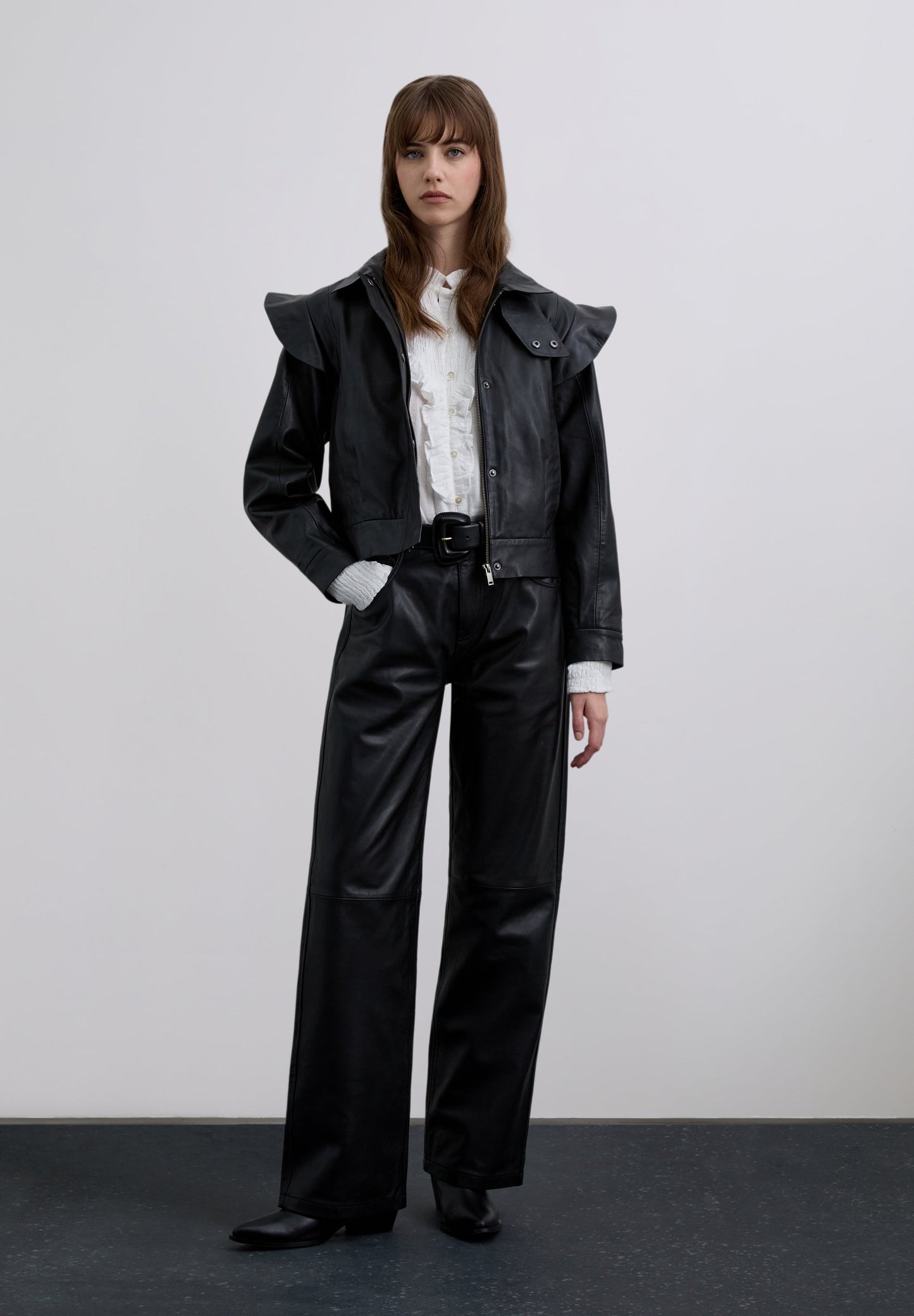 BOMBERJACKE MIT VOLANTS AUS LEDER