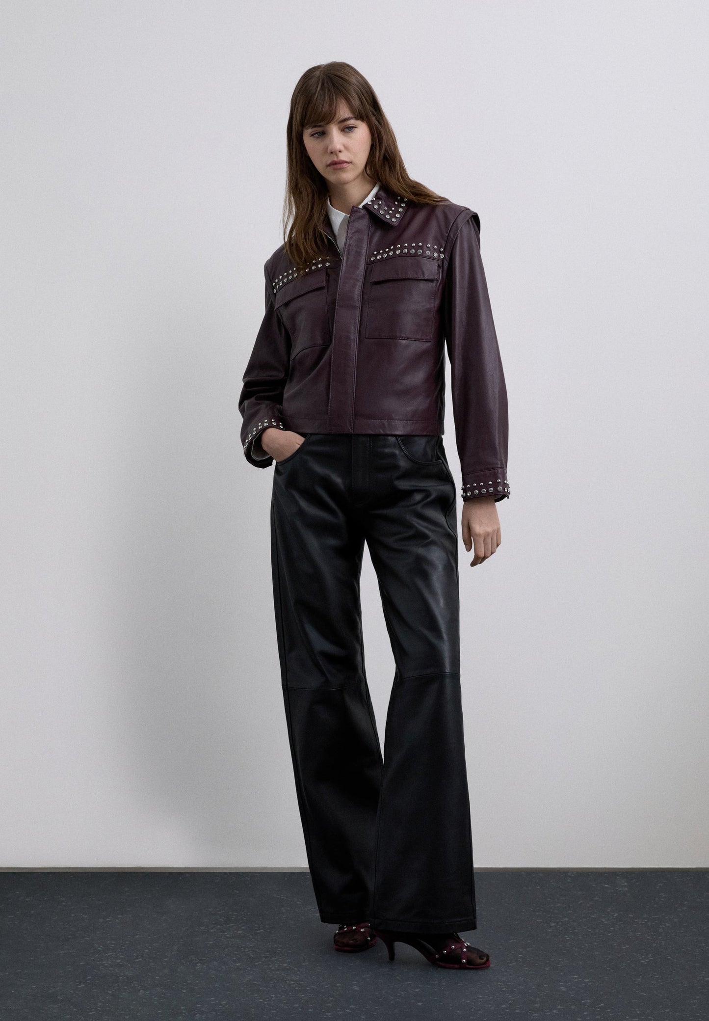 VESTE BORDEAUX CLOUS CUIR