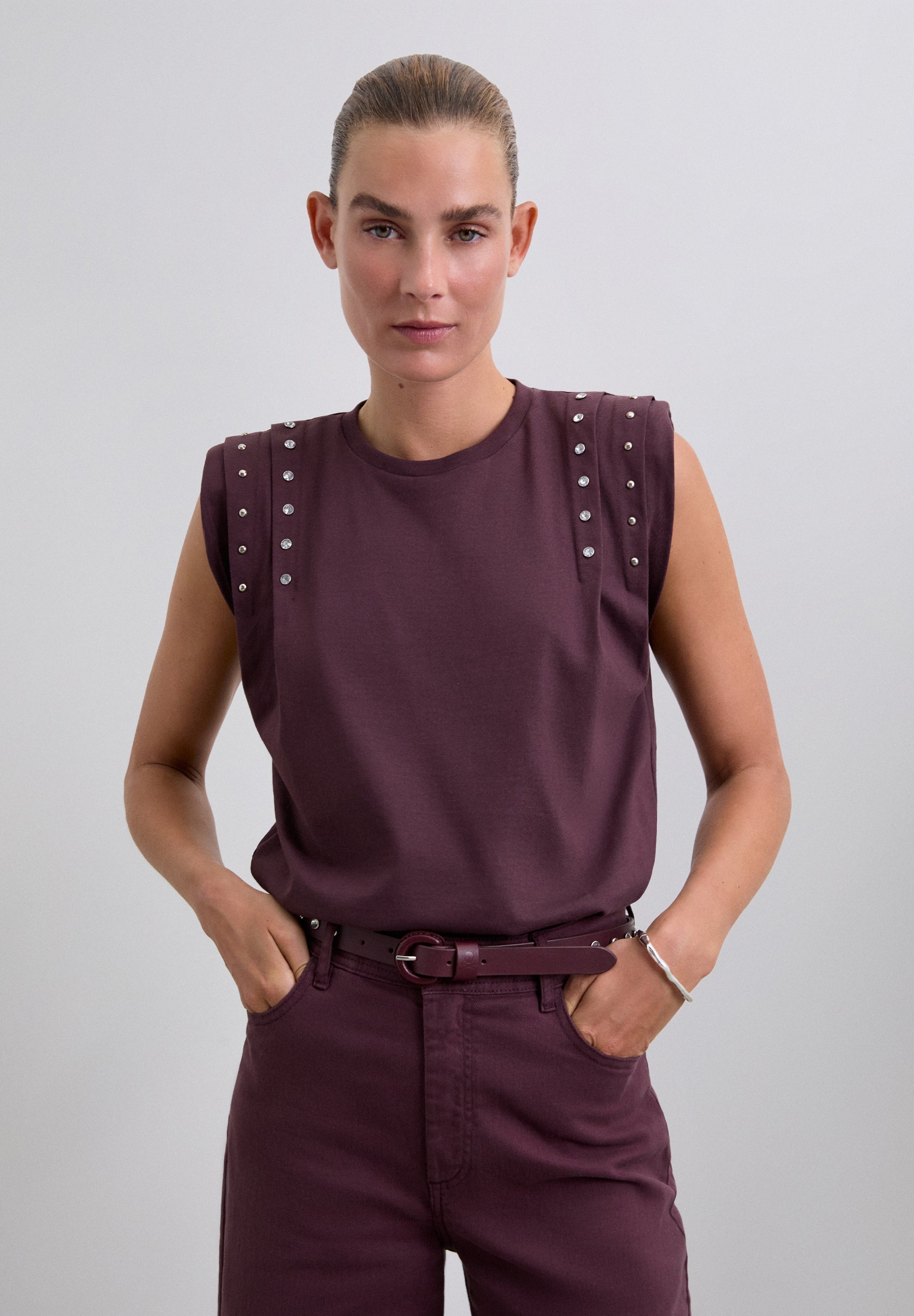 T-SHIRT STUDS MOUWLOOS