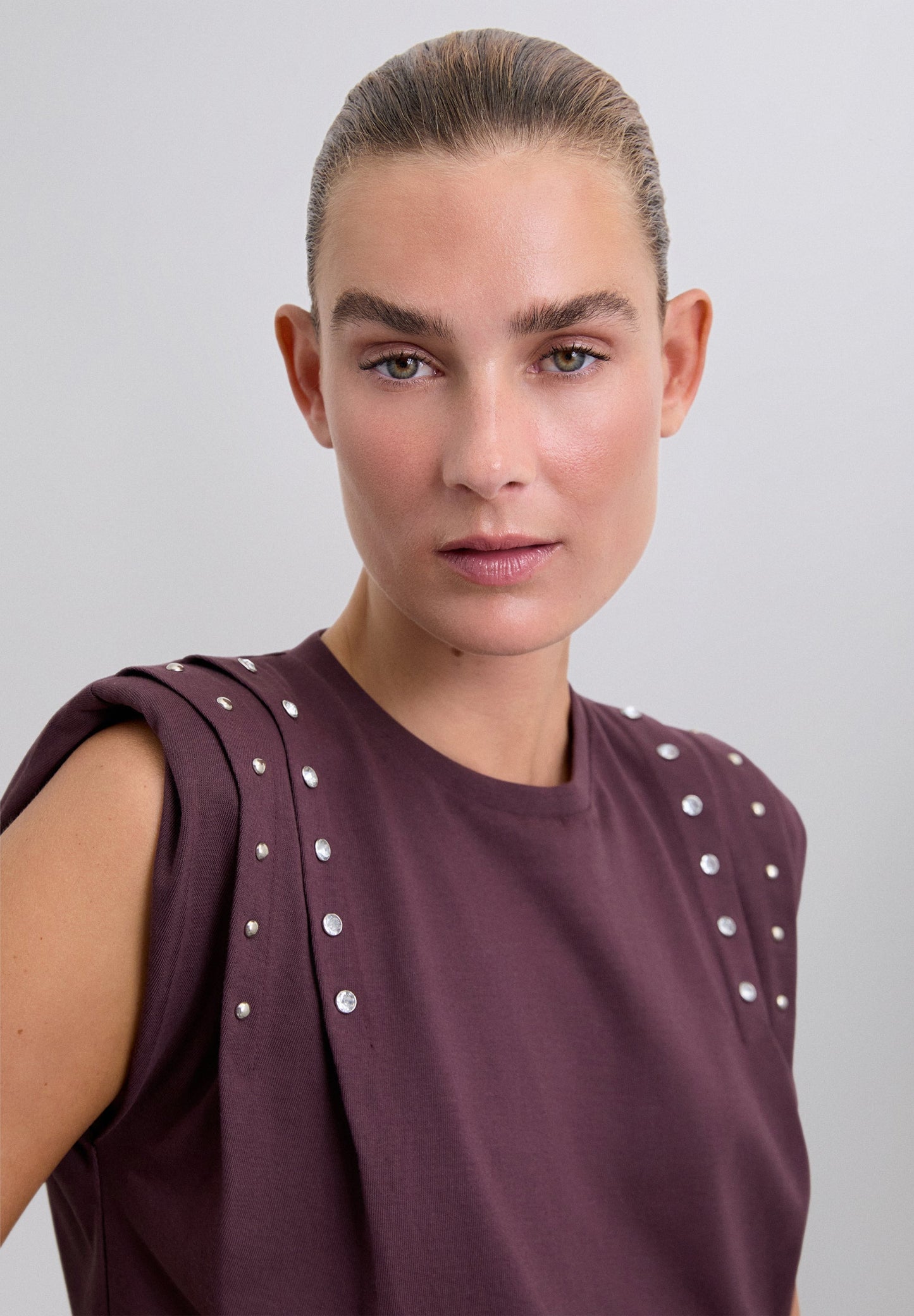 T-SHIRT STUDS MOUWLOOS