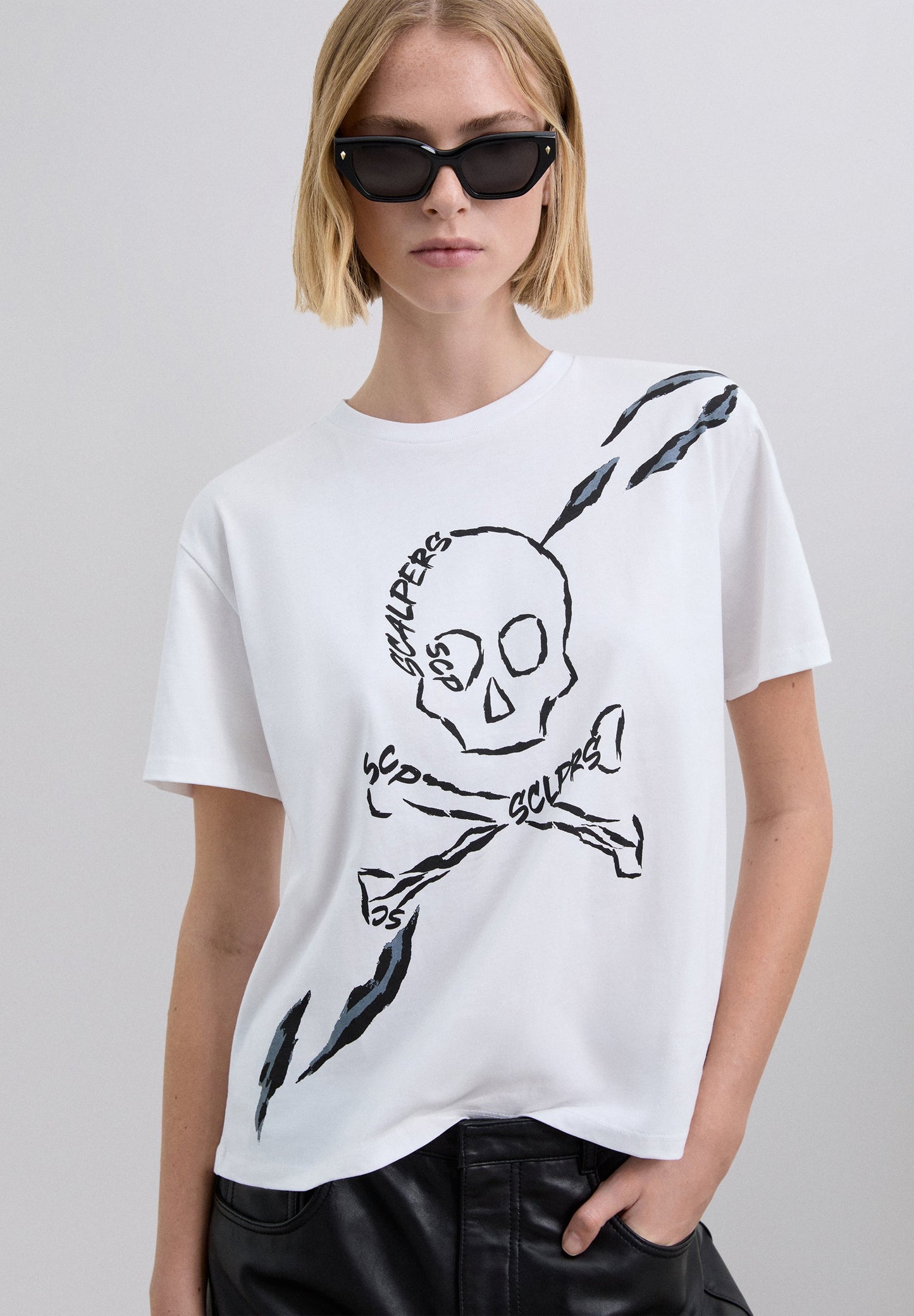 T-SHIRT WITH SKULL PRINT