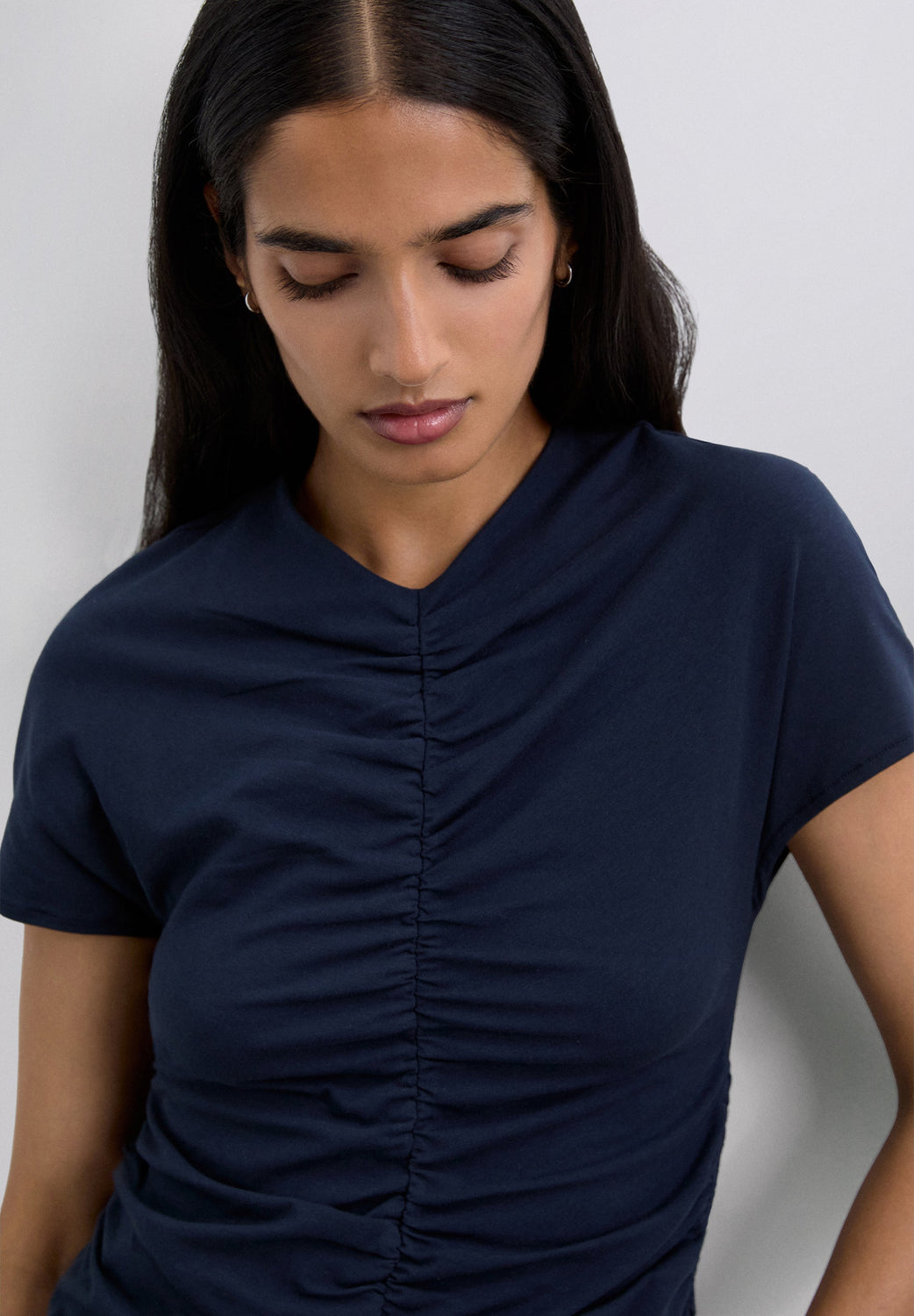 CAMISETA DETALLE FRUNCE - Scalpers